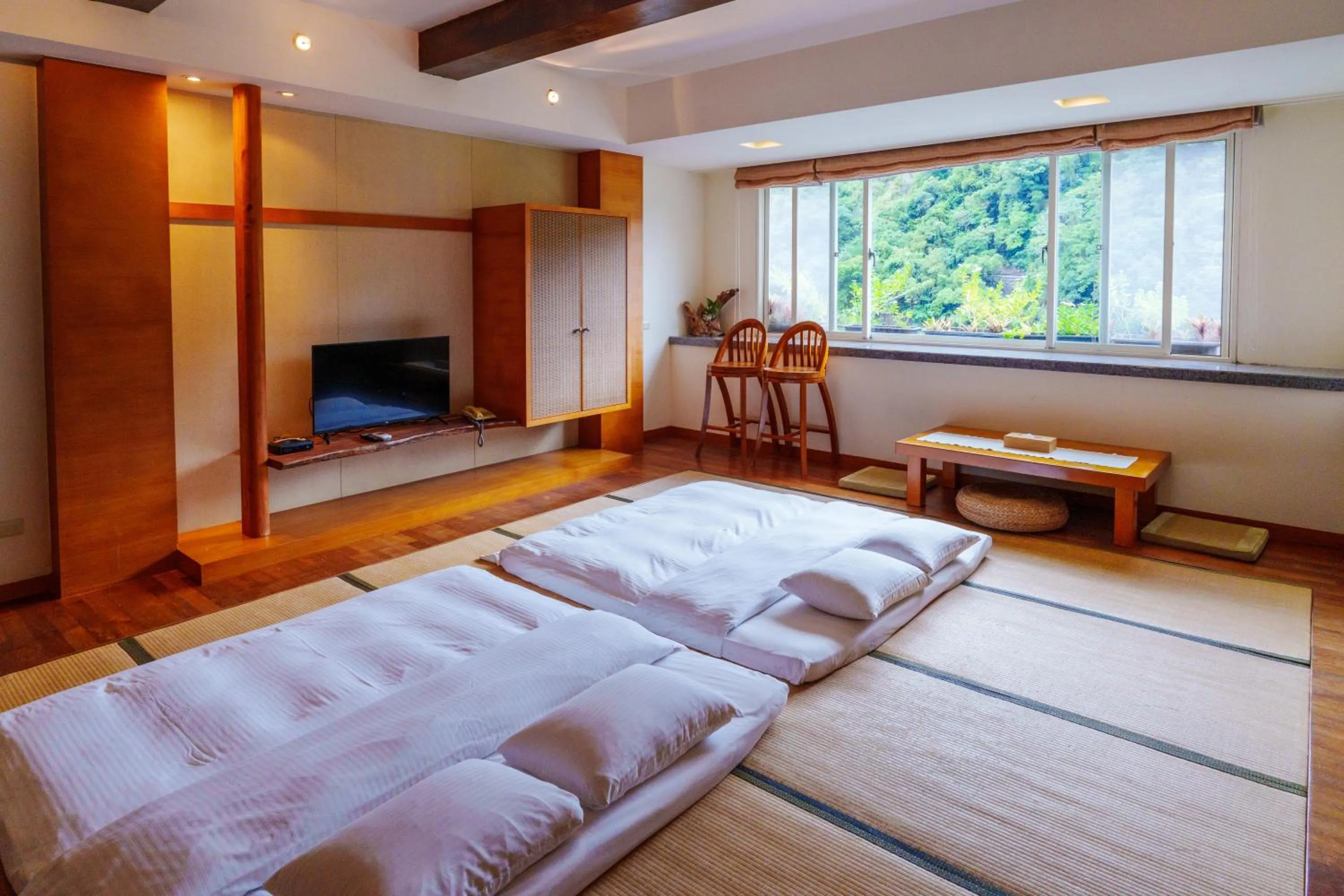 Bed in Spring Spa Hotel