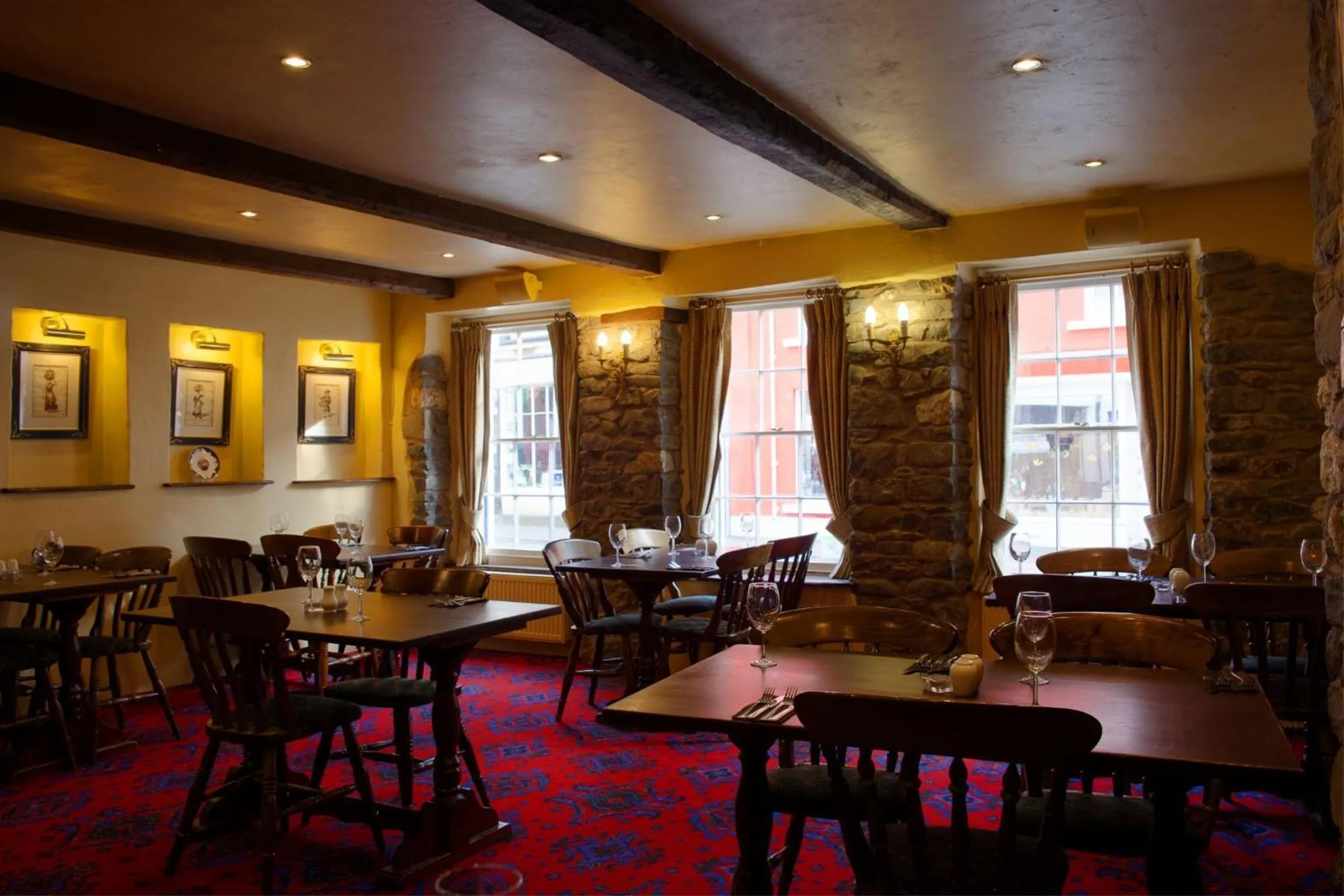 Restaurant/places to eat in The Kings Head Inn