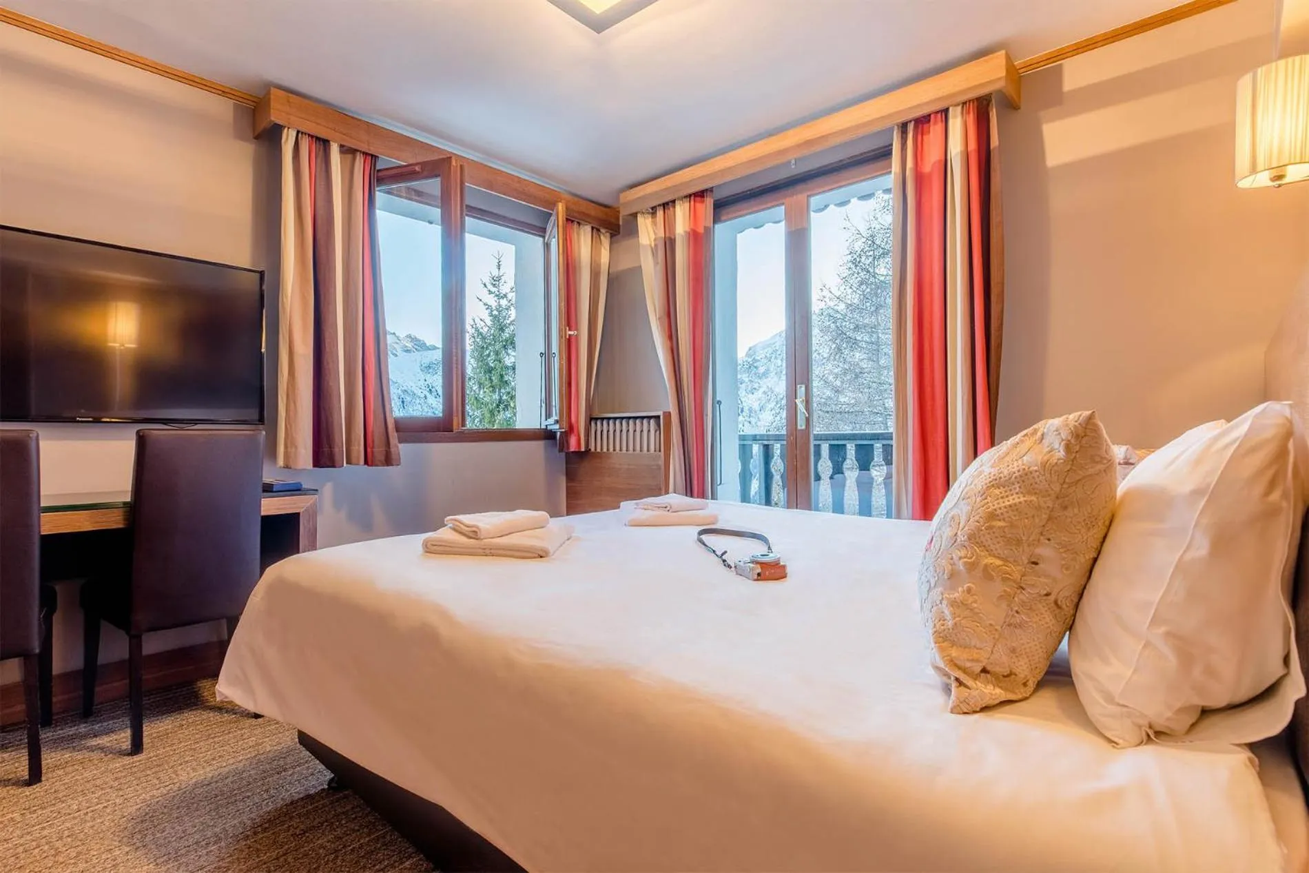 Bedroom, Bed in Madame Vacances Hôtel et Spa Ibiza