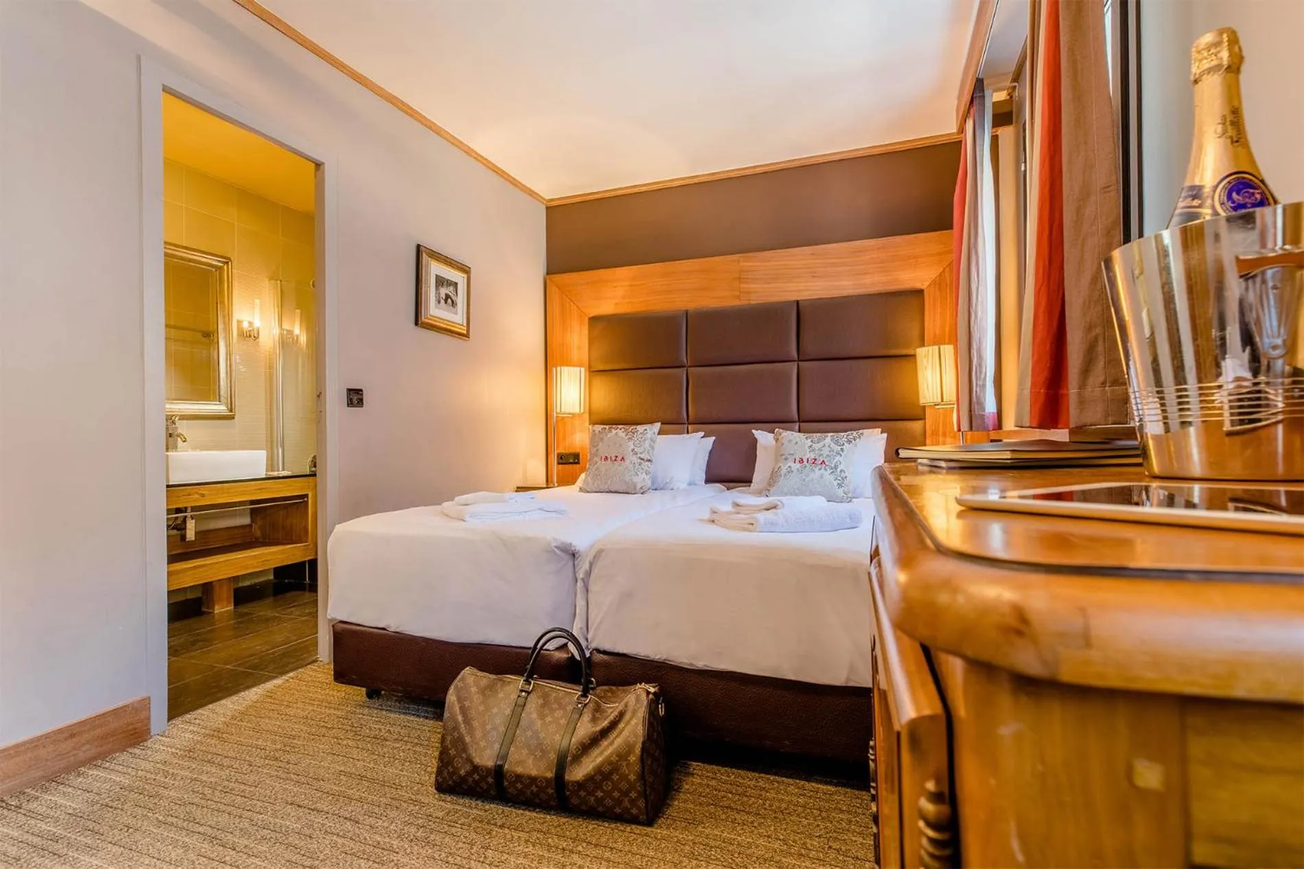 Bedroom, Bed in Madame Vacances Hôtel et Spa Ibiza