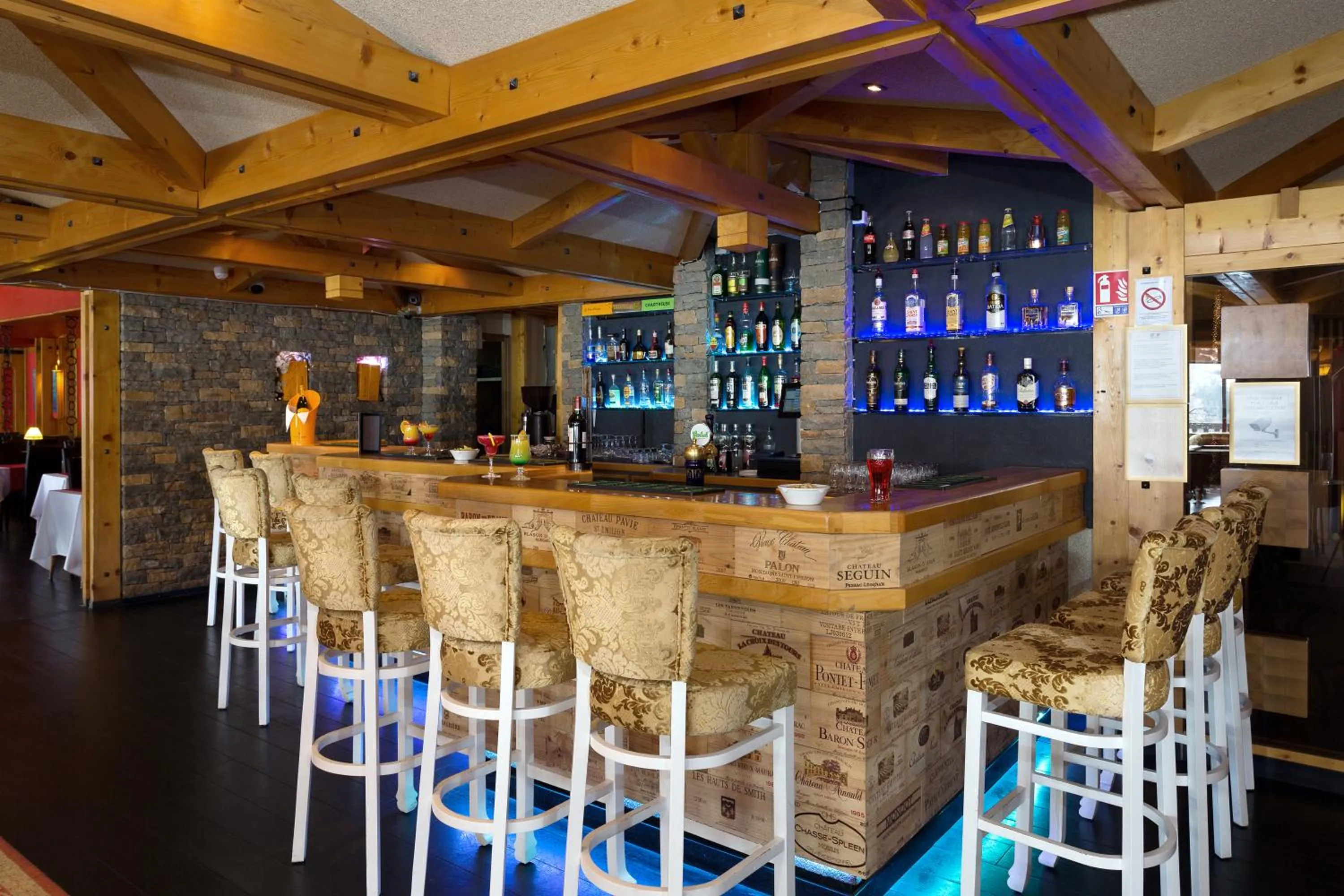 Lounge or bar in Madame Vacances Hôtel et Spa Ibiza