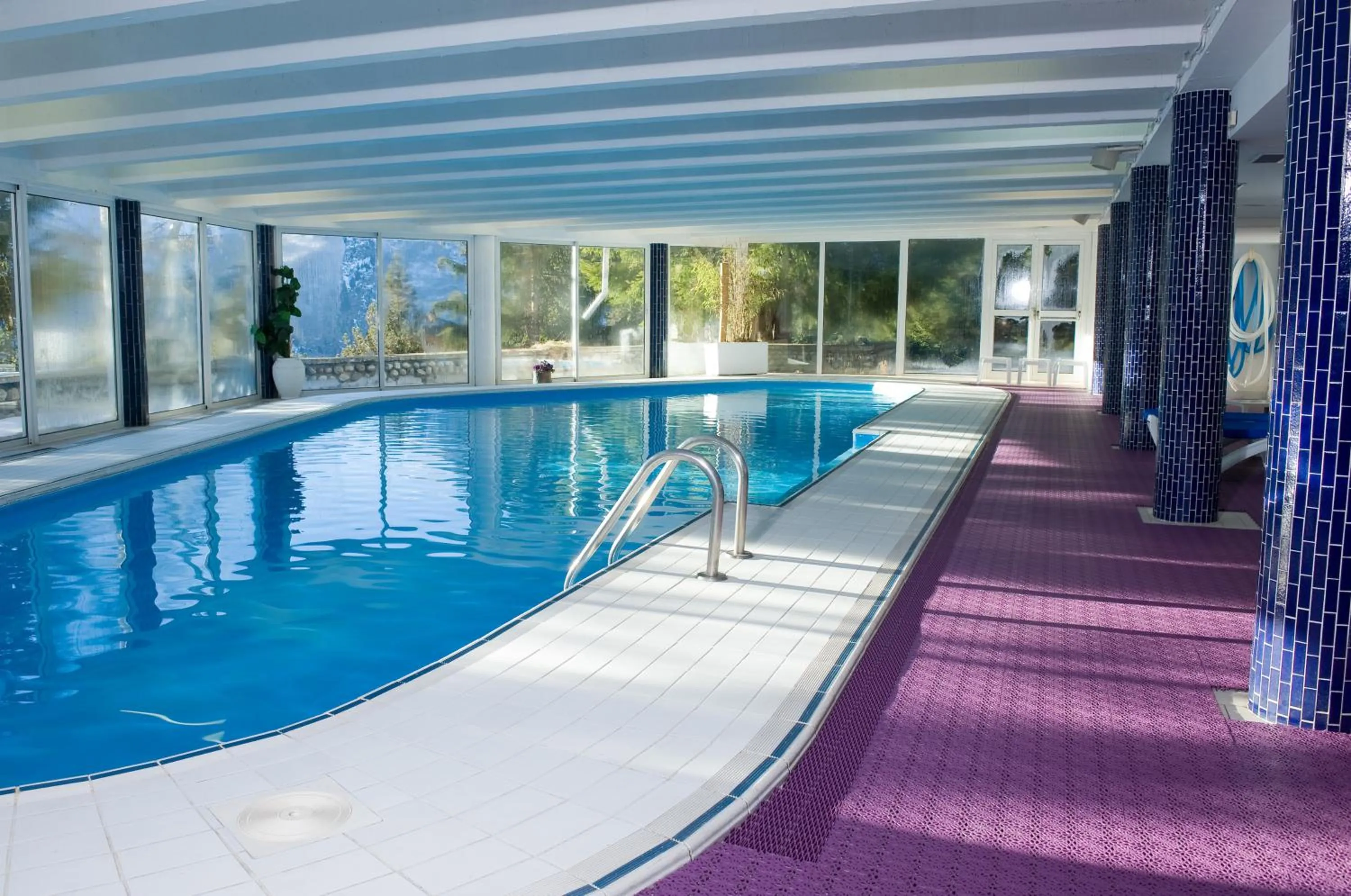 Swimming pool in Madame Vacances Hôtel et Spa Ibiza