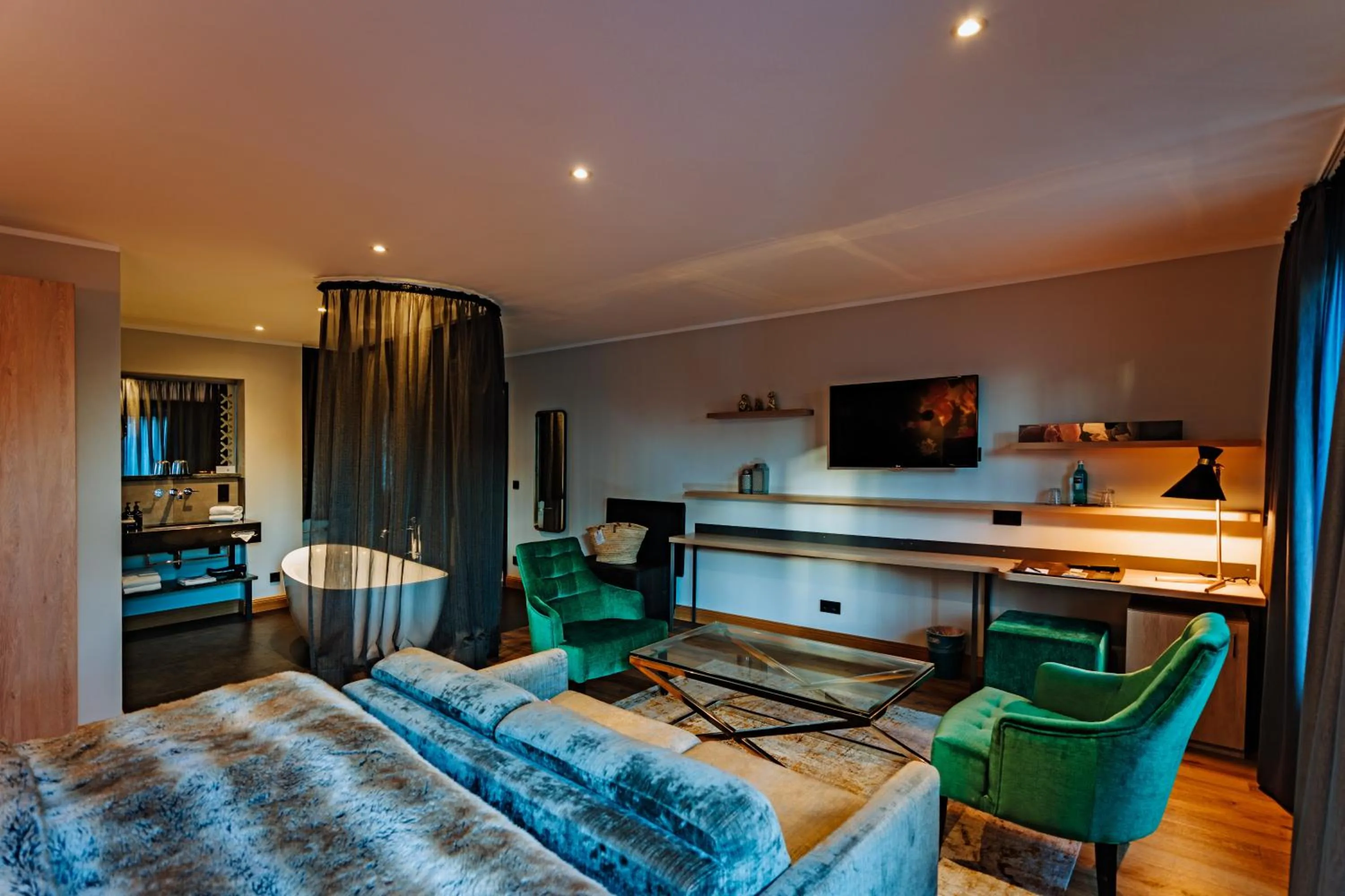 Photo of the whole room, Bed in Thehotel at LIPPISCHER HOF