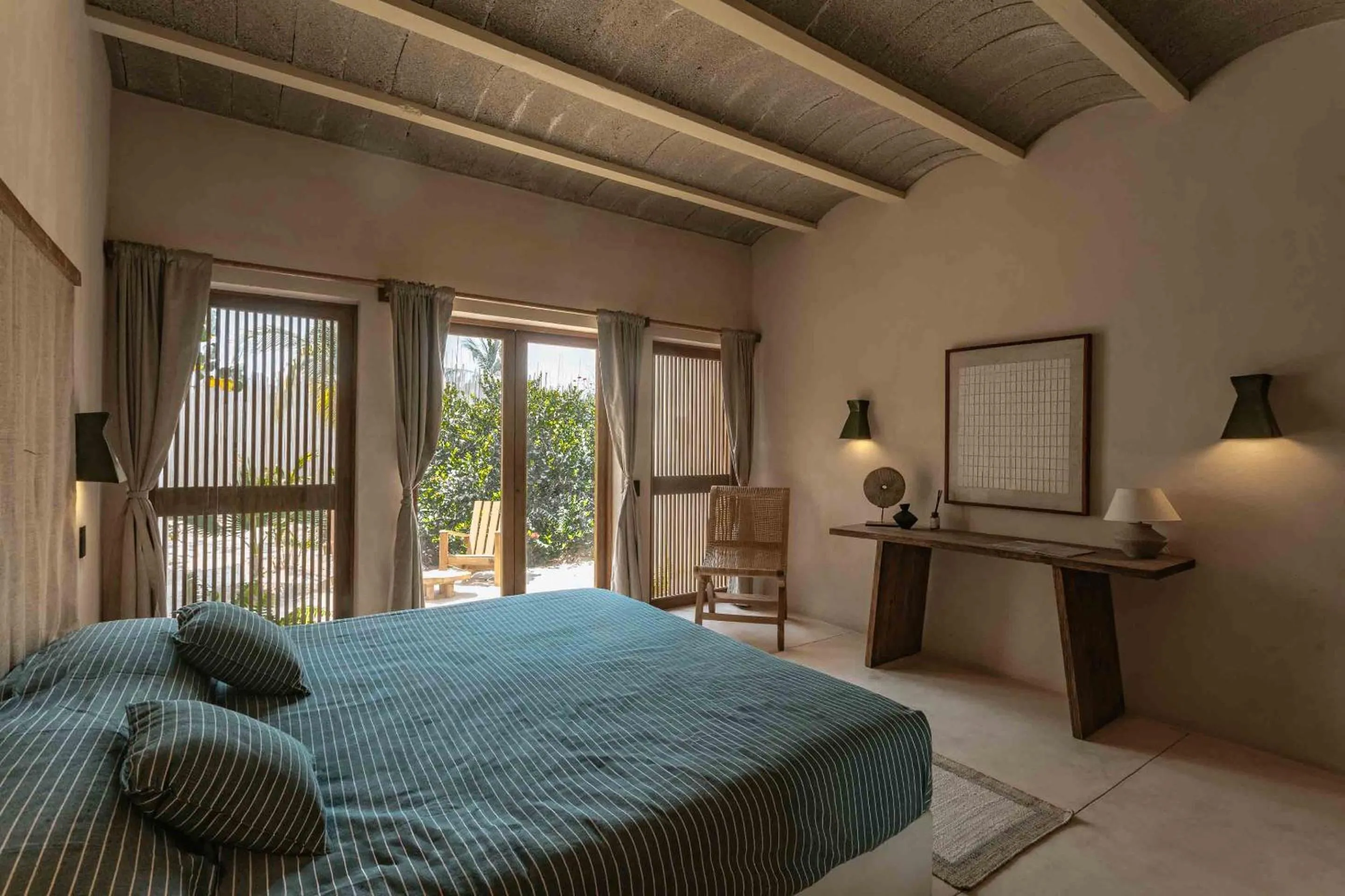 King Room with Garden View in Casa Yuma, Puerto Escondido
