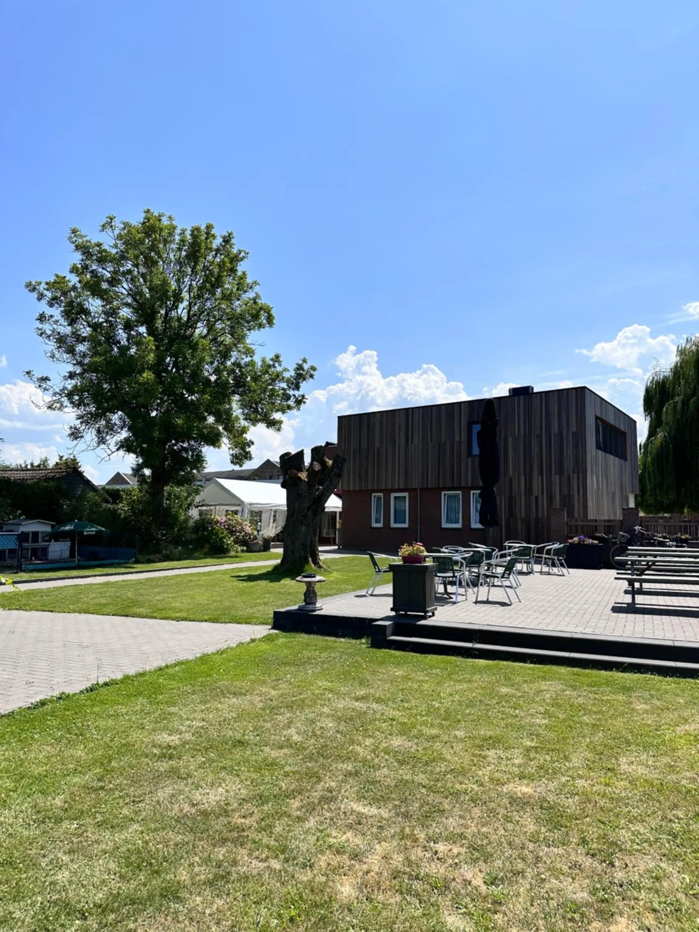 Property building in Hotel De Lange Akker