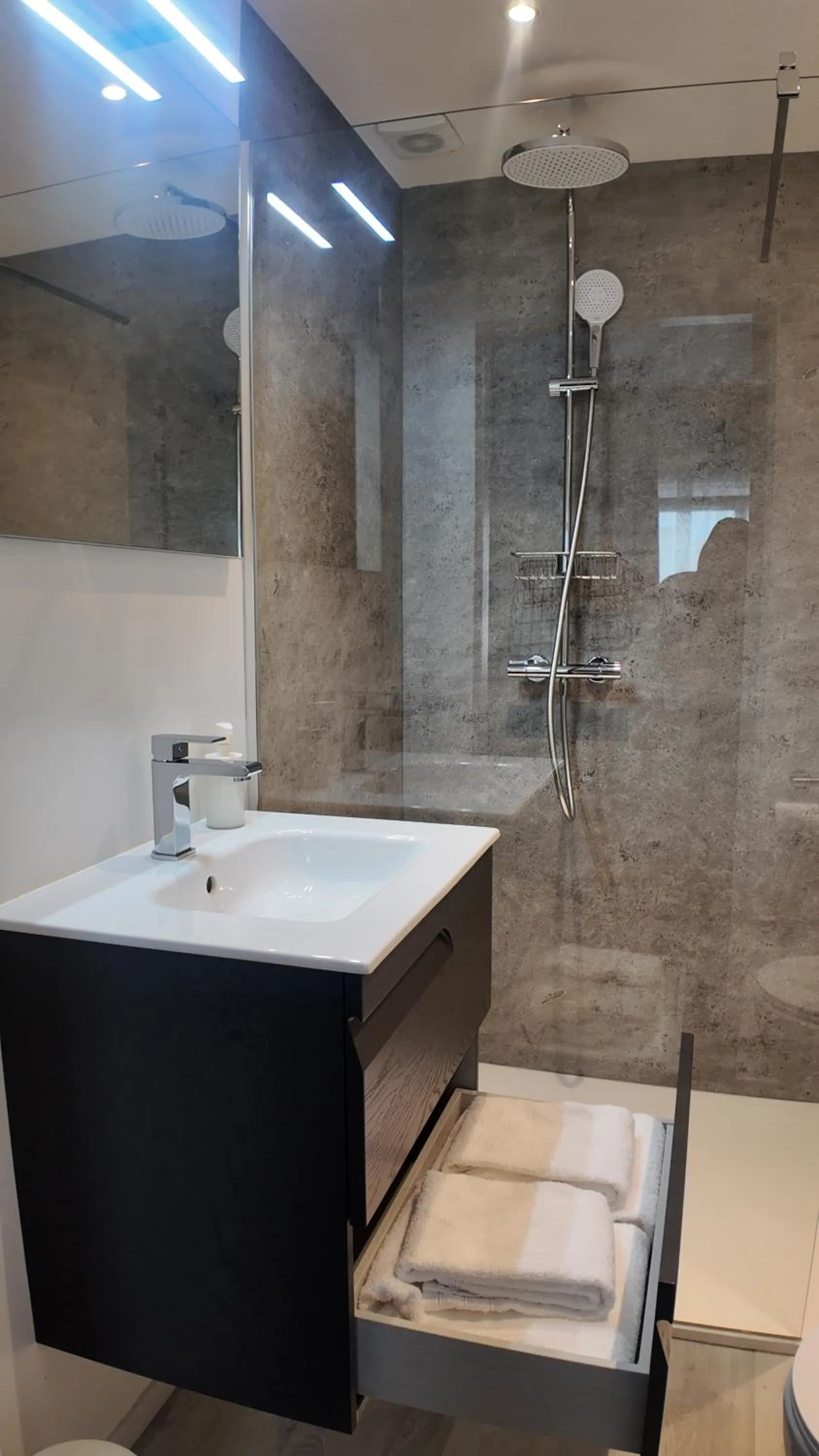 Shower in Hotel De Lange Akker