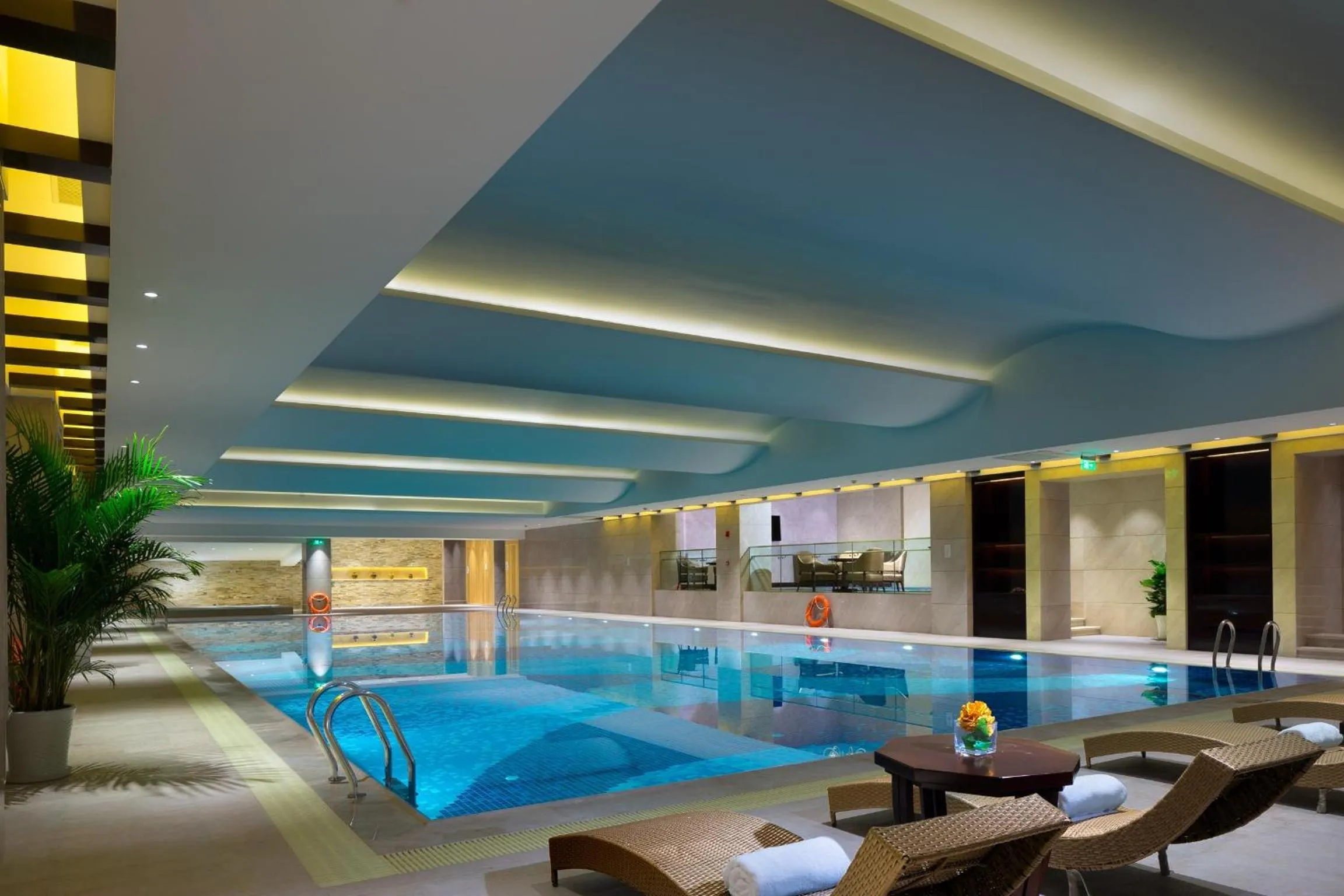 Swimming pool in Wyndham Grand Xi'an South
