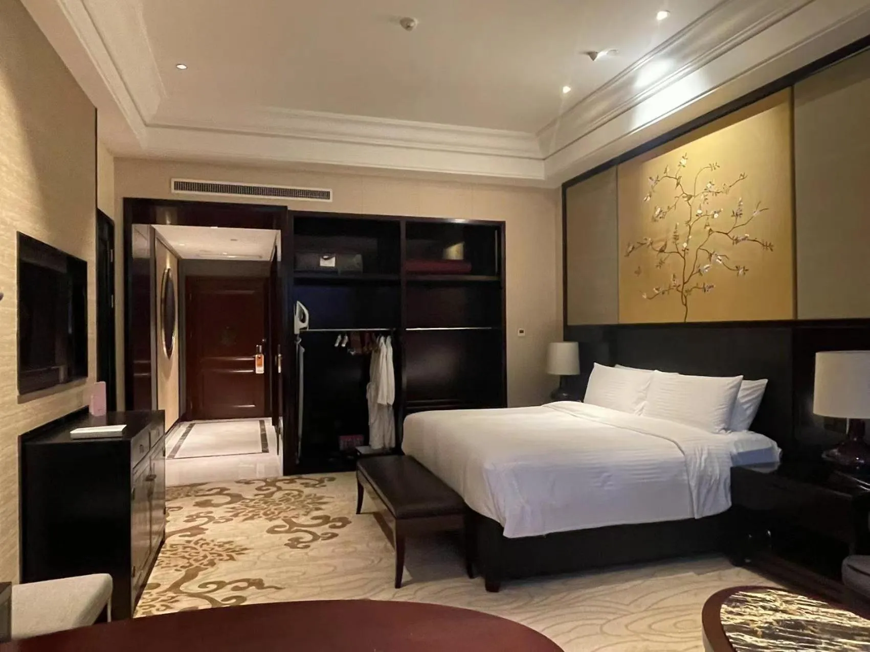 Bed in Wyndham Grand Xi'an South
