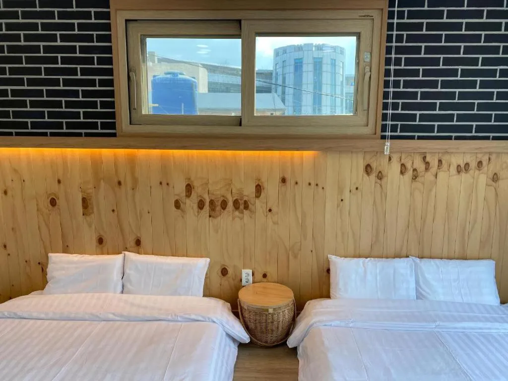 Bed in 38th Street Guesthouse