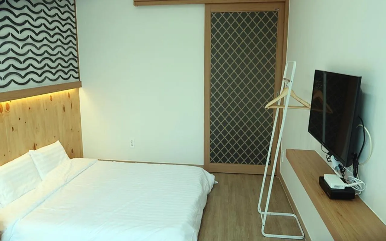 Bed in 38th Street Guesthouse