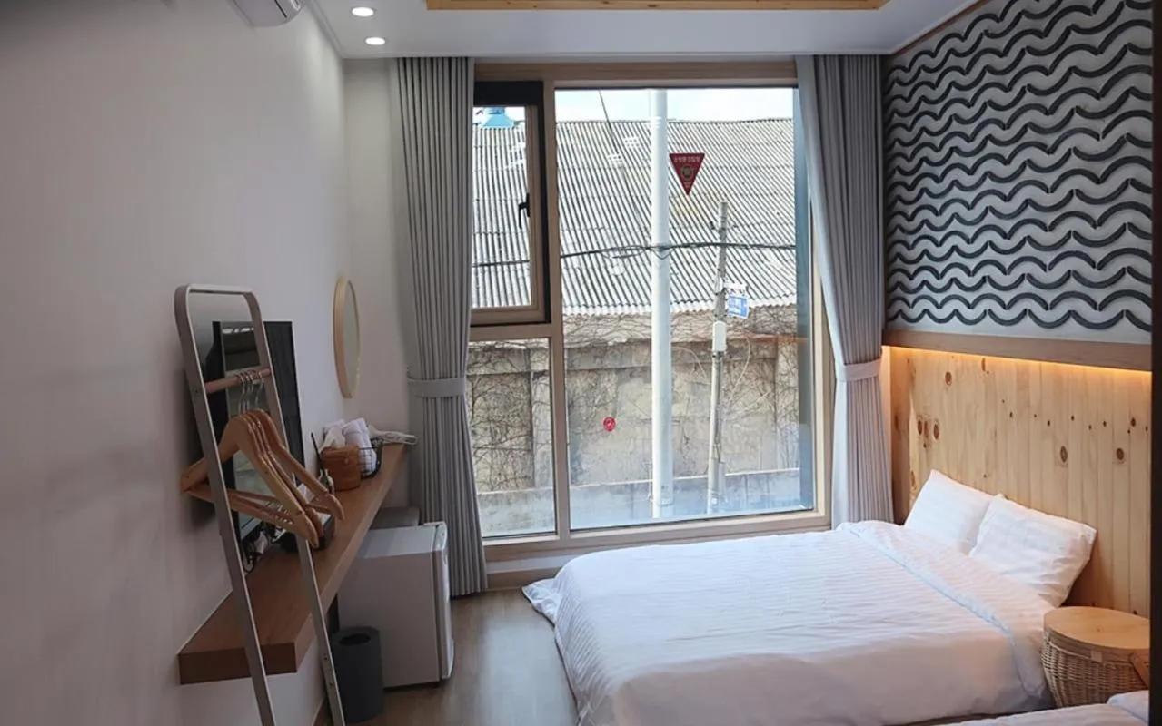 Bed in 38th Street Guesthouse