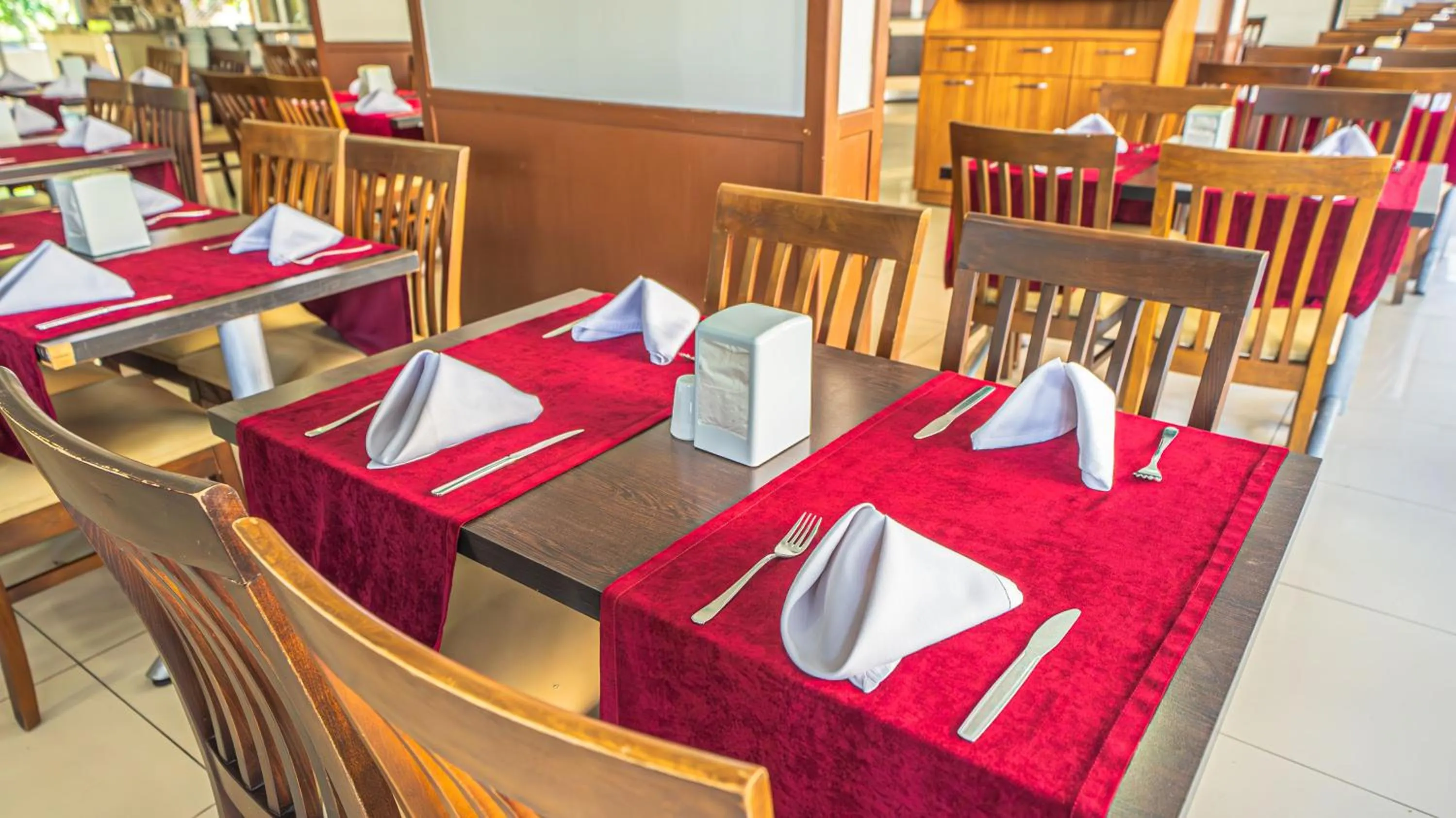 Restaurant/places to eat in SEA BIRD BEACH