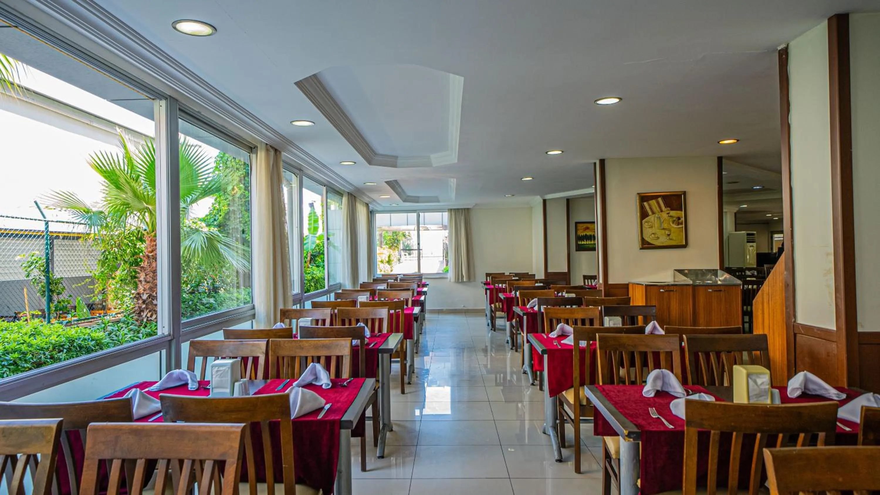 Restaurant/places to eat in SEA BIRD BEACH