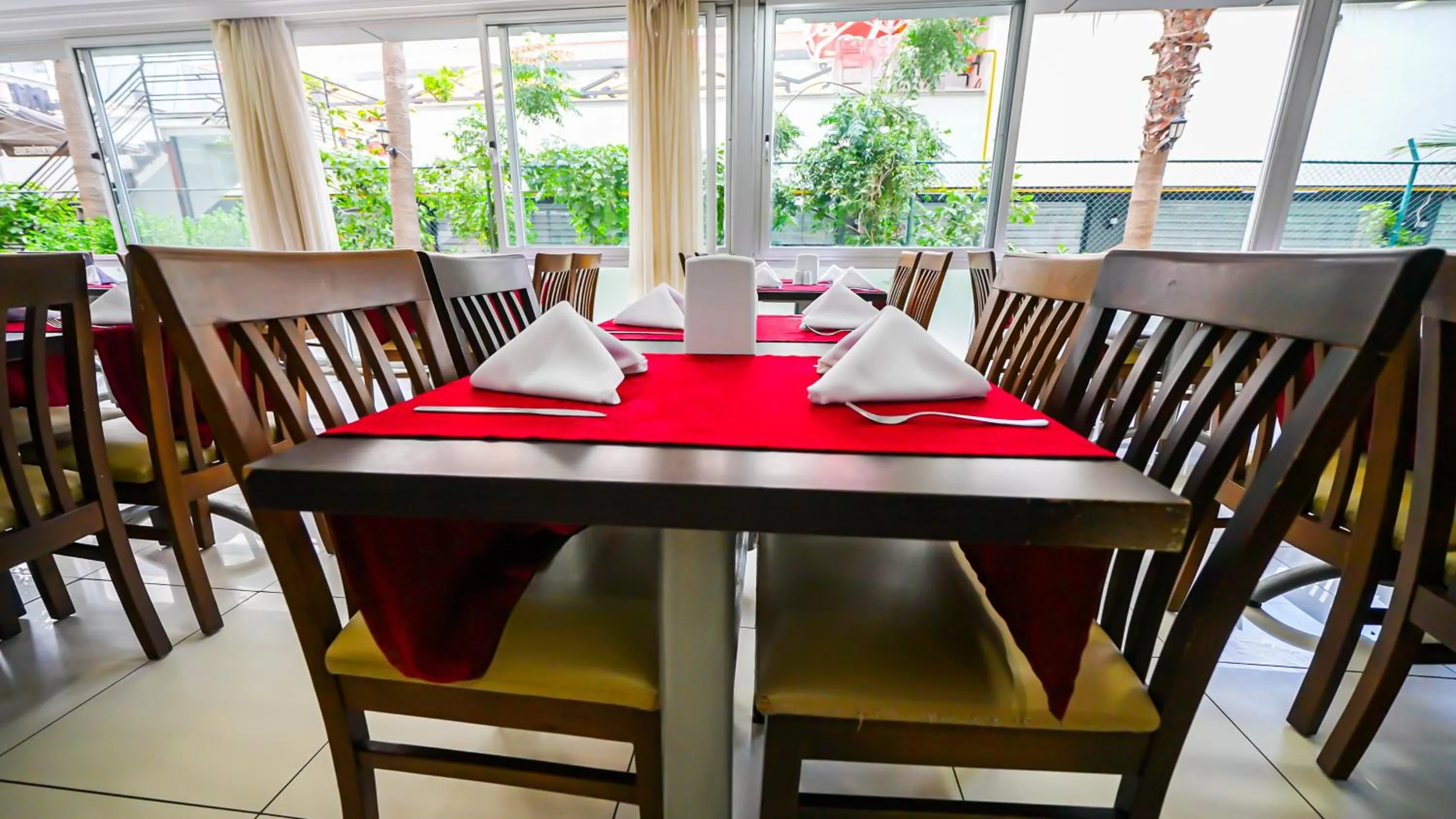 Restaurant/places to eat in SEA BIRD BEACH