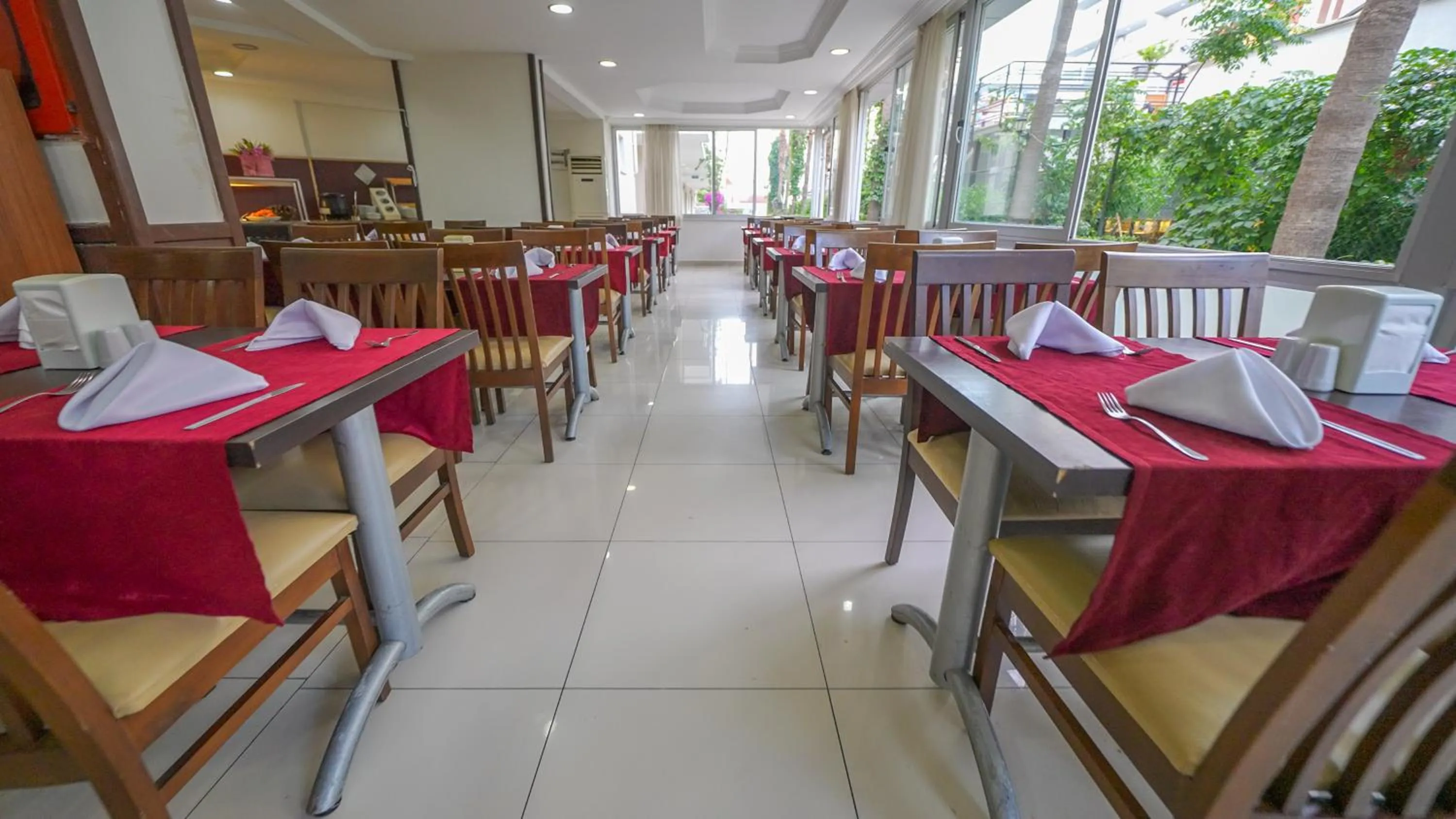 Restaurant/places to eat in SEA BIRD BEACH