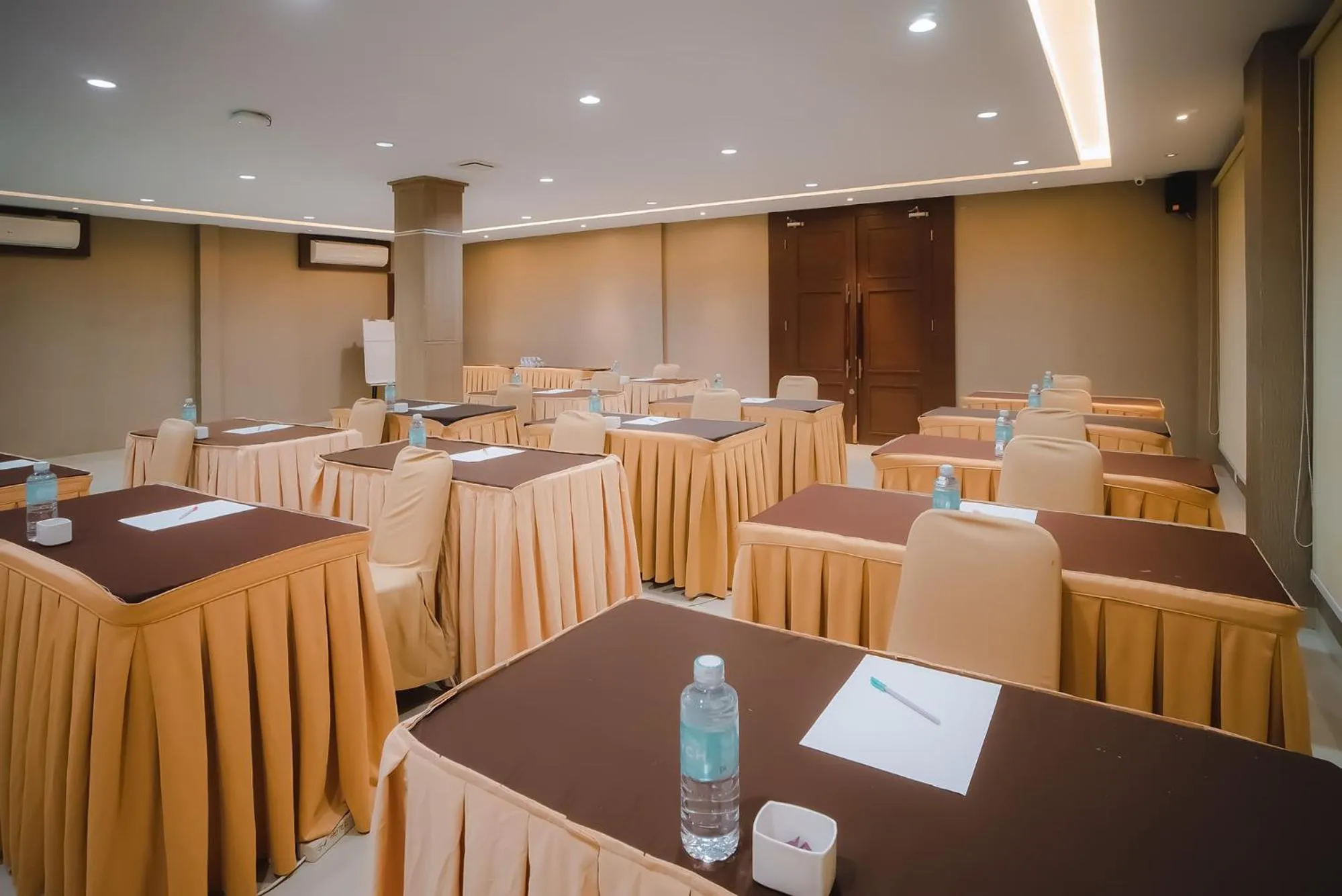 Meeting/conference room in Portola Grand Arabia Hotel