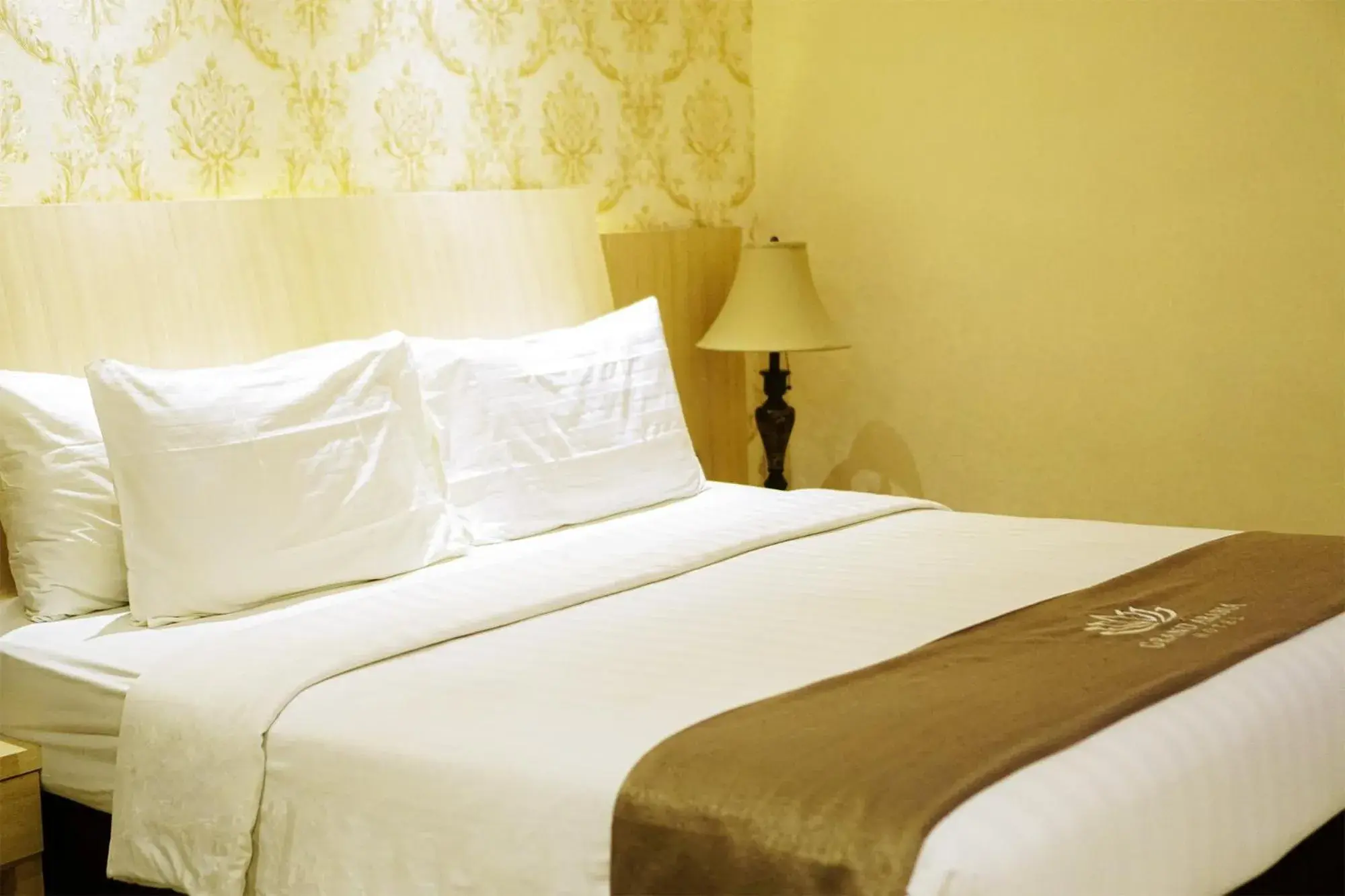 Deluxe Queen Room in Portola Grand Arabia Hotel Deluxe Queen Room in Portola Grand Arabia Hotel