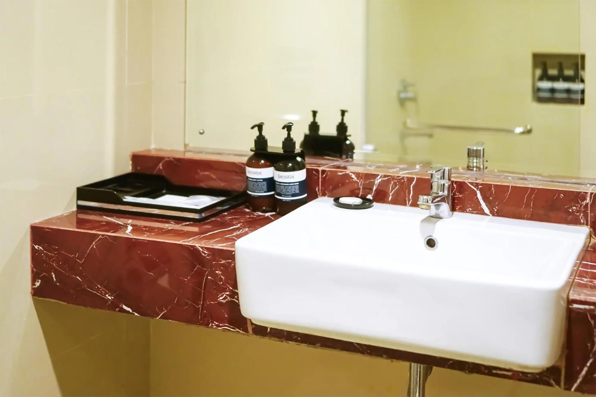 Bathroom in Portola Grand Arabia Hotel