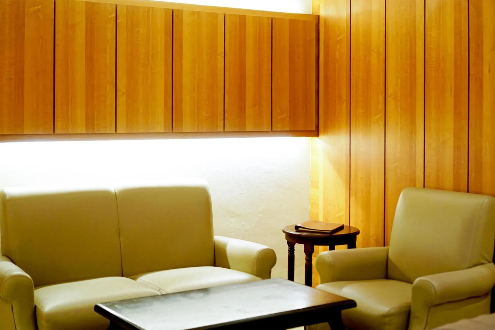 Living room in Portola Grand Arabia Hotel