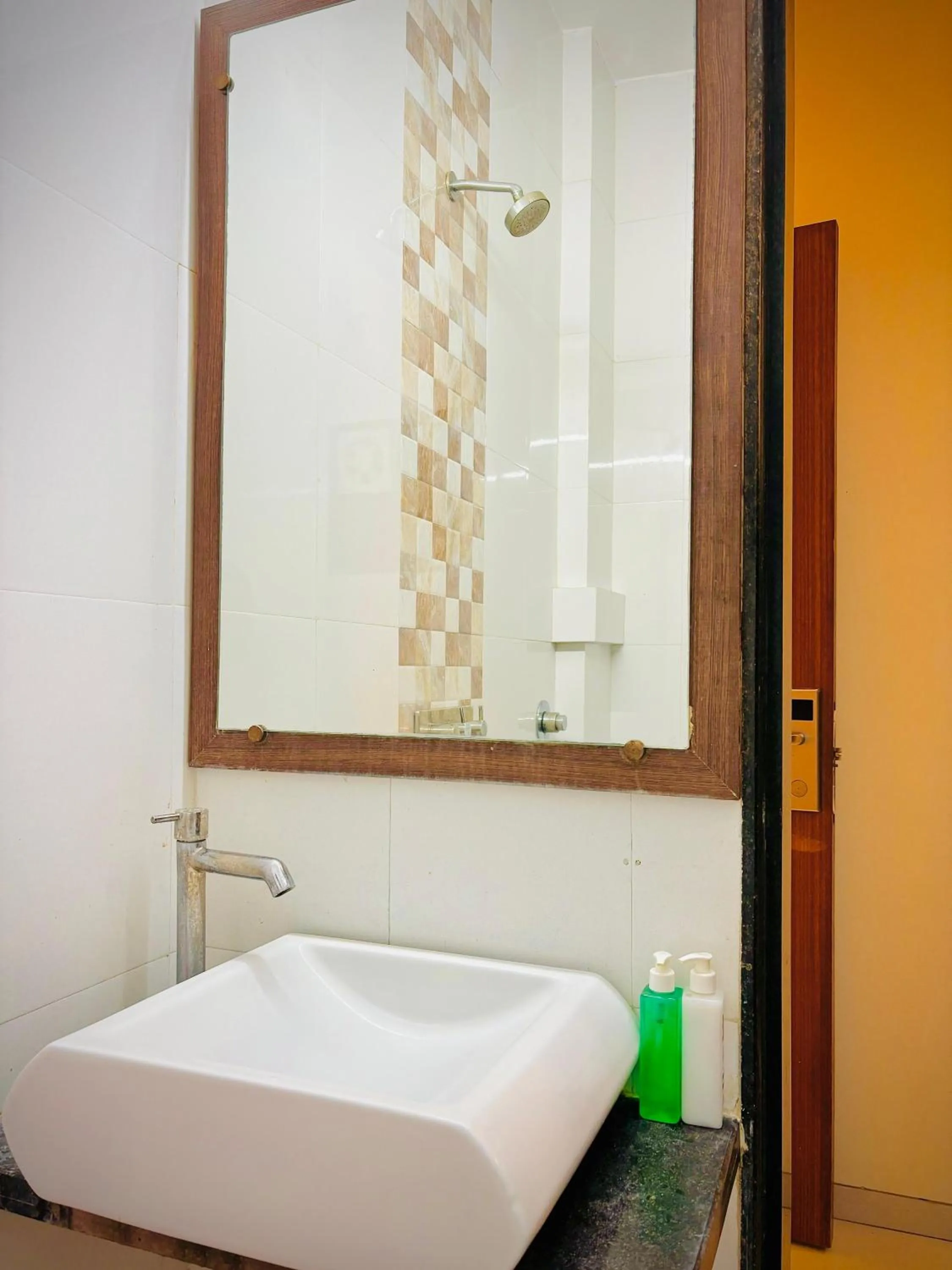 Bathroom in Hotel Sai Shree