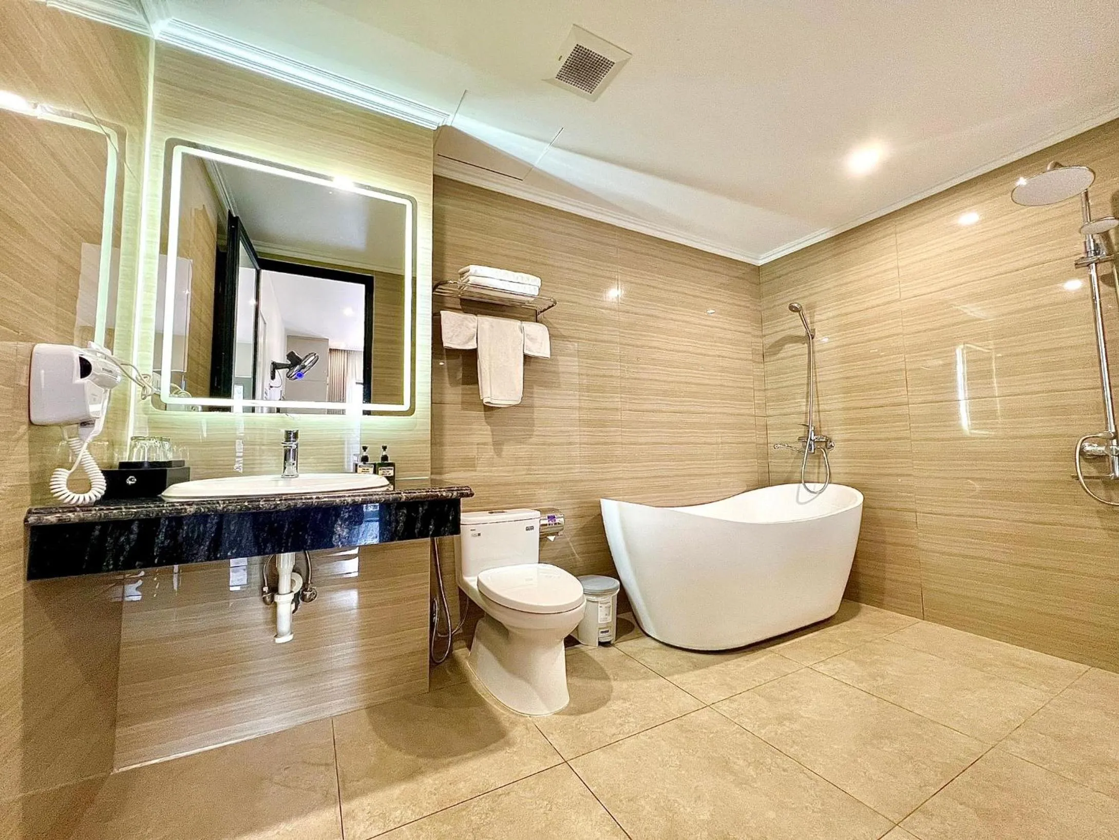 Grand Dragon Noi Bai Hotel