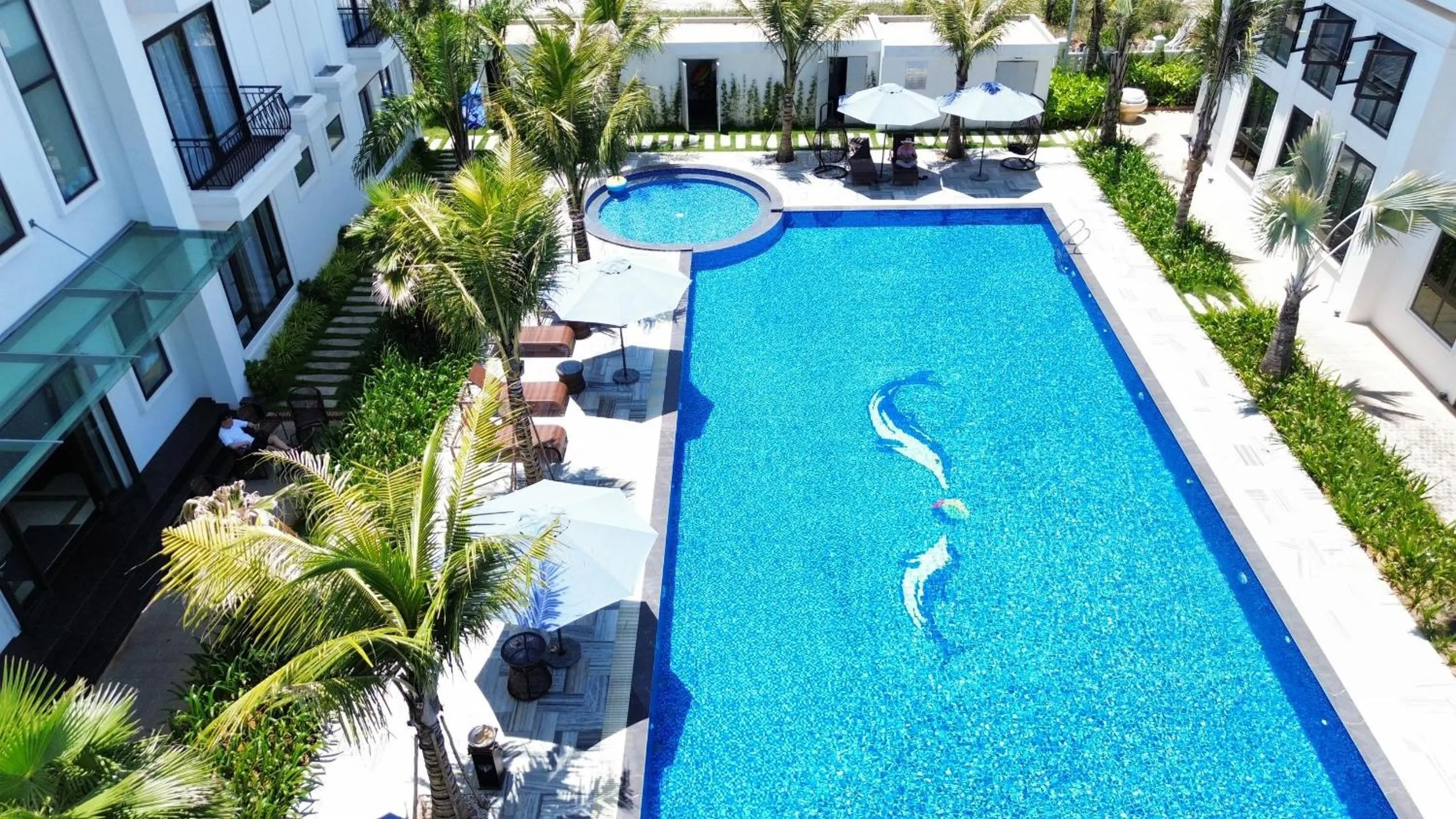 Swimming pool in Hoang Yen Boutique Hotel
