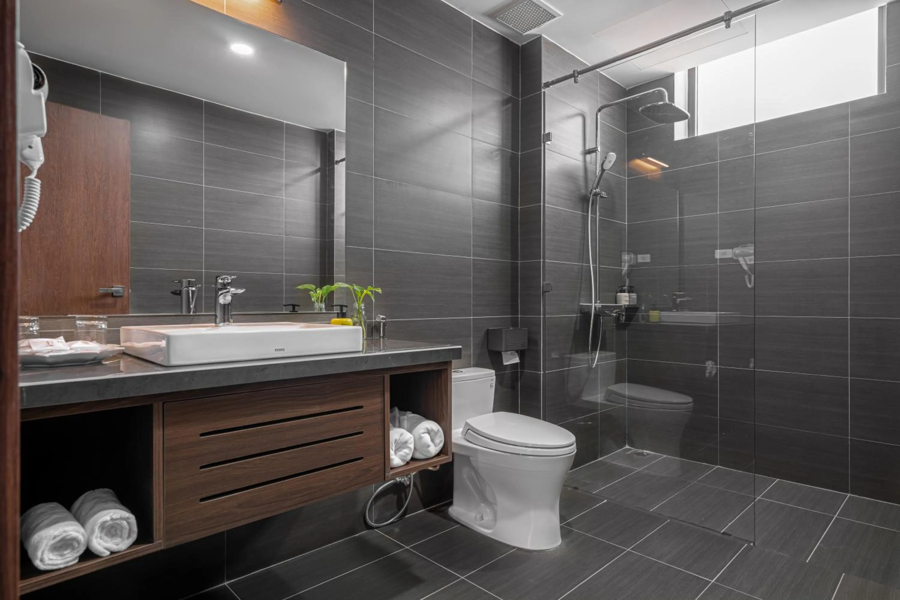 Toilet in Hoang Yen Boutique Hotel