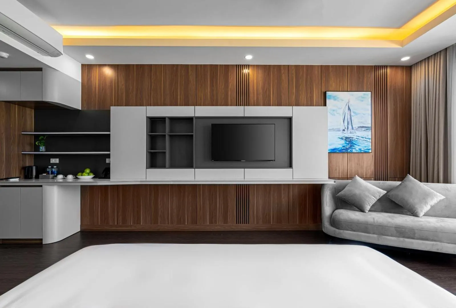 Bed in Hoang Yen Boutique Hotel