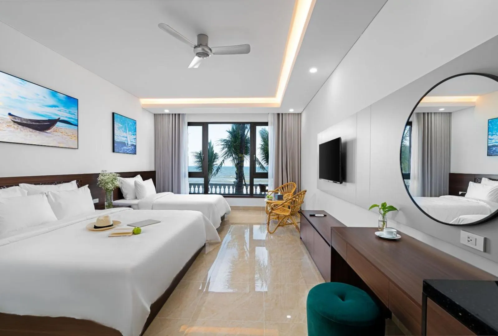 TV and multimedia, Bed in Hoang Yen Boutique Hotel
