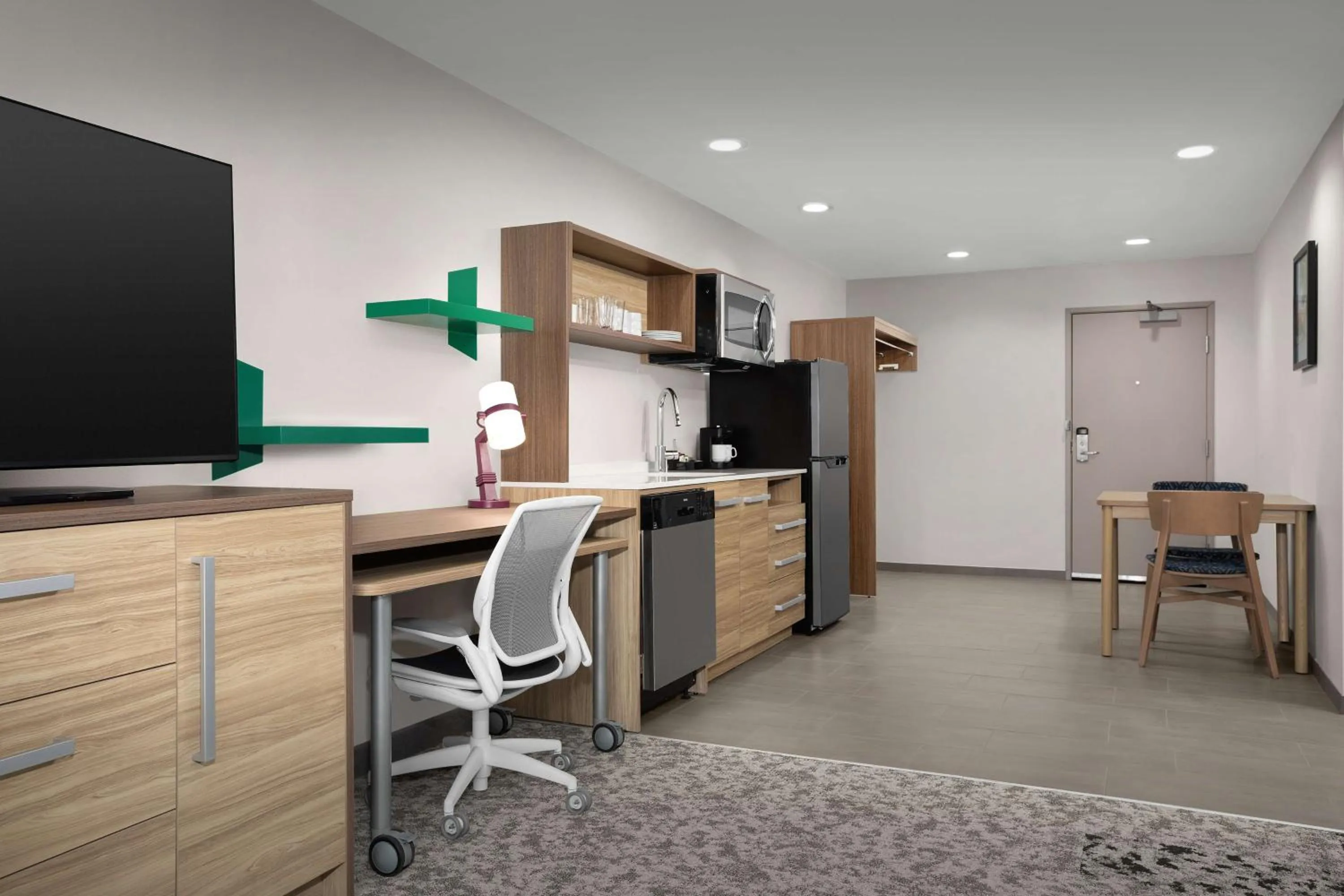 Kitchen or kitchenette in Home2 Suites By Hilton Lubbock University