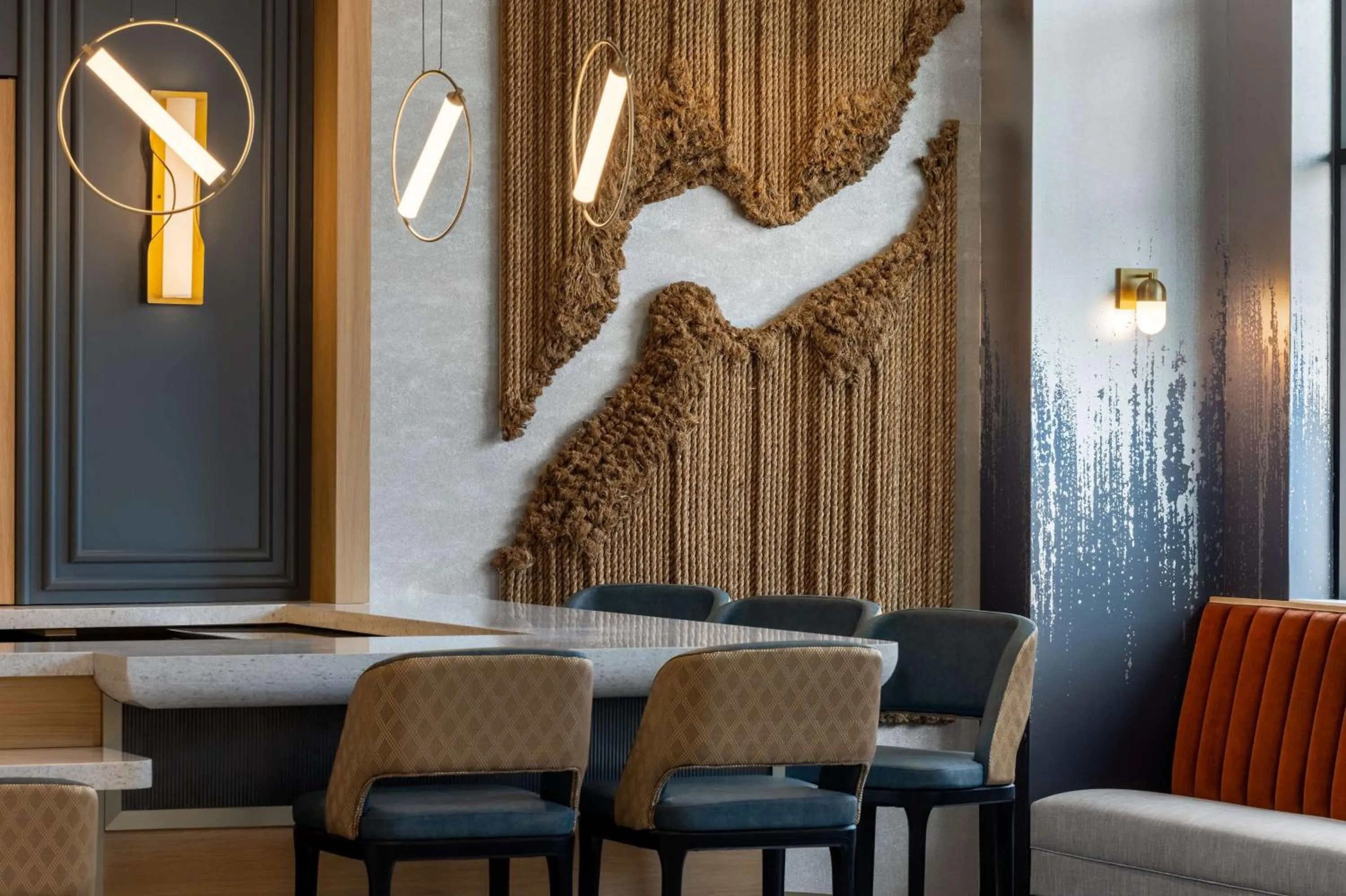 Lounge or bar in Tempo By Hilton Louisville Downtown Nulu