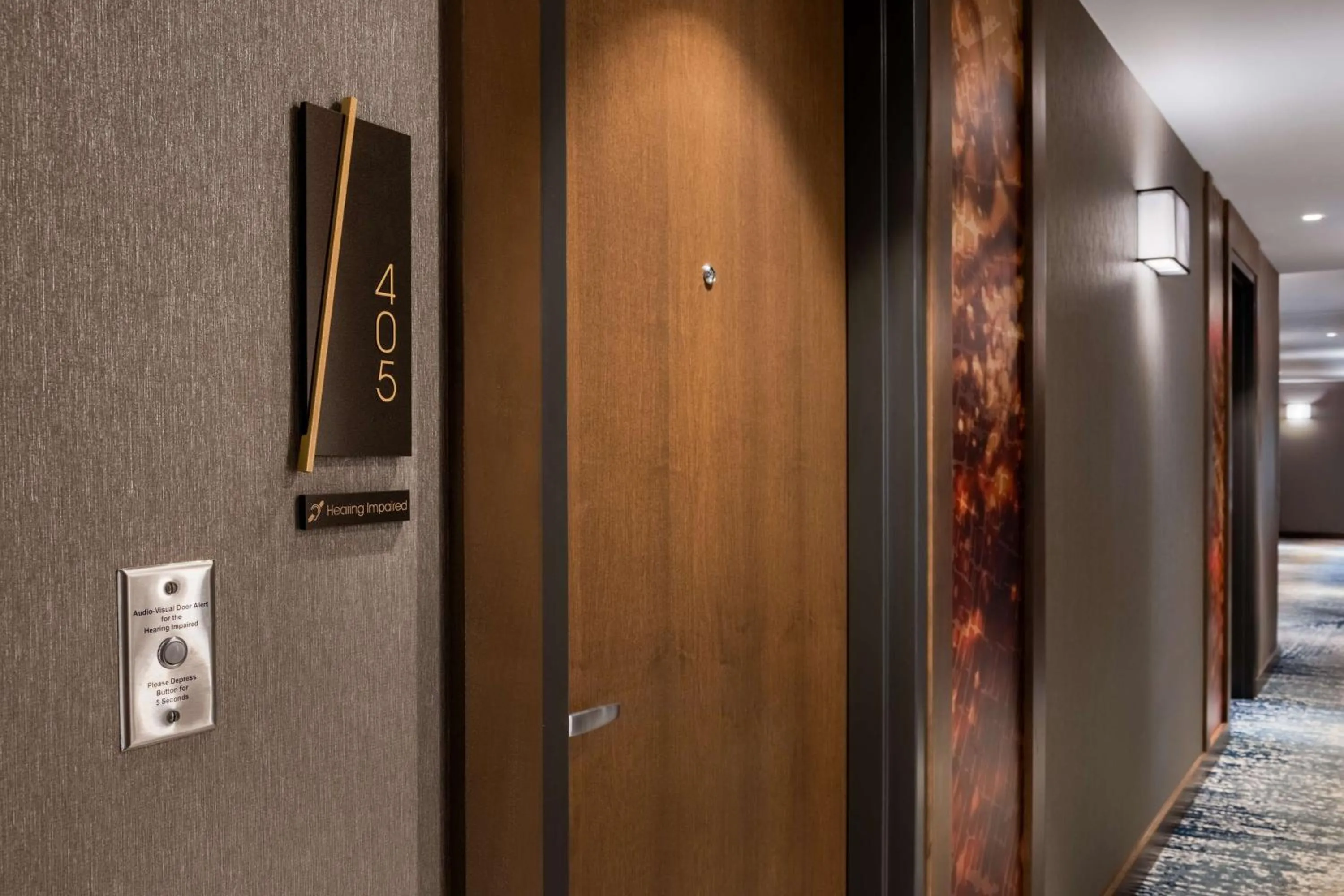 Bedroom in Tempo By Hilton Louisville Downtown Nulu