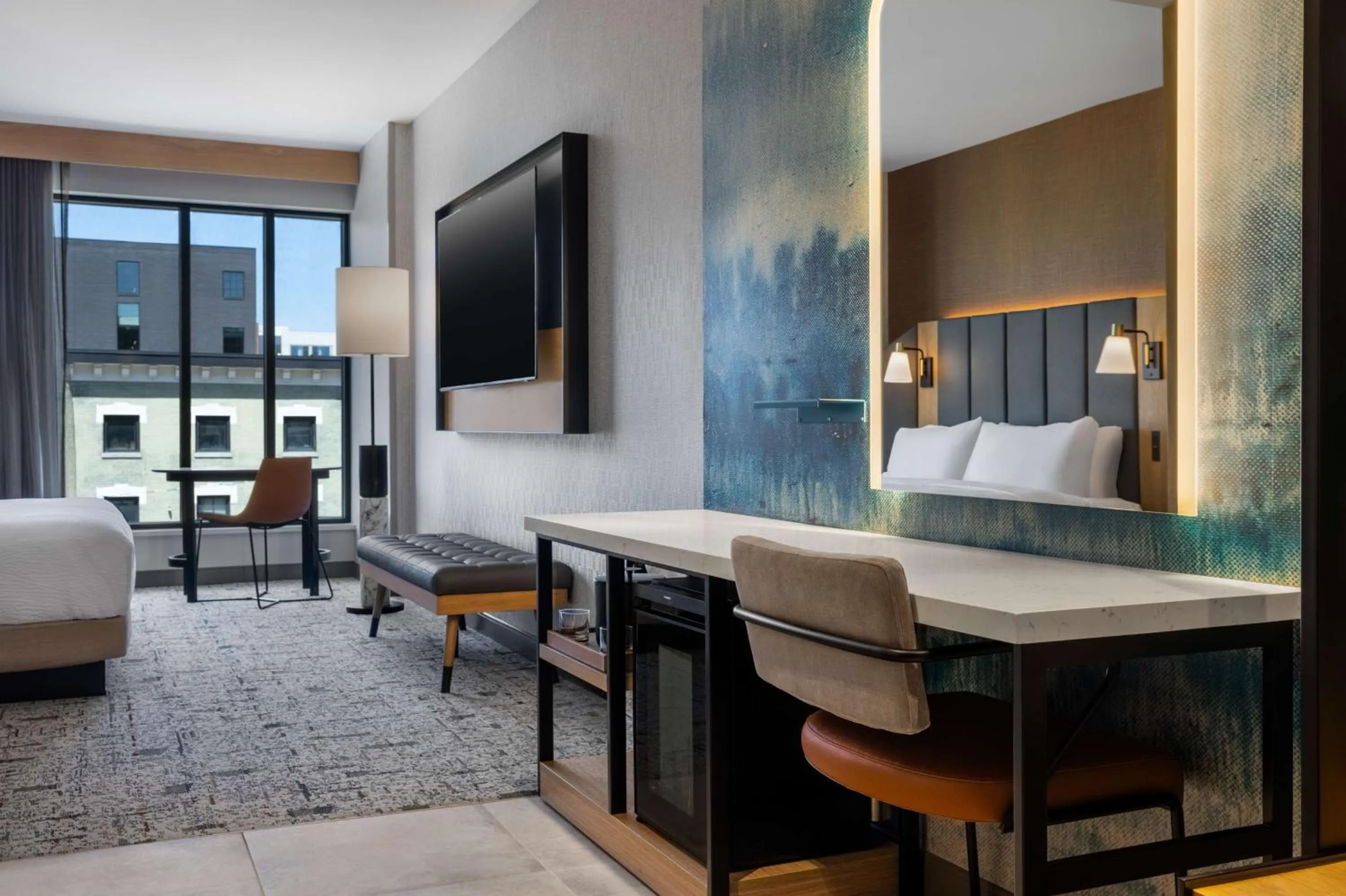 Bedroom, Bed in Tempo By Hilton Louisville Downtown Nulu