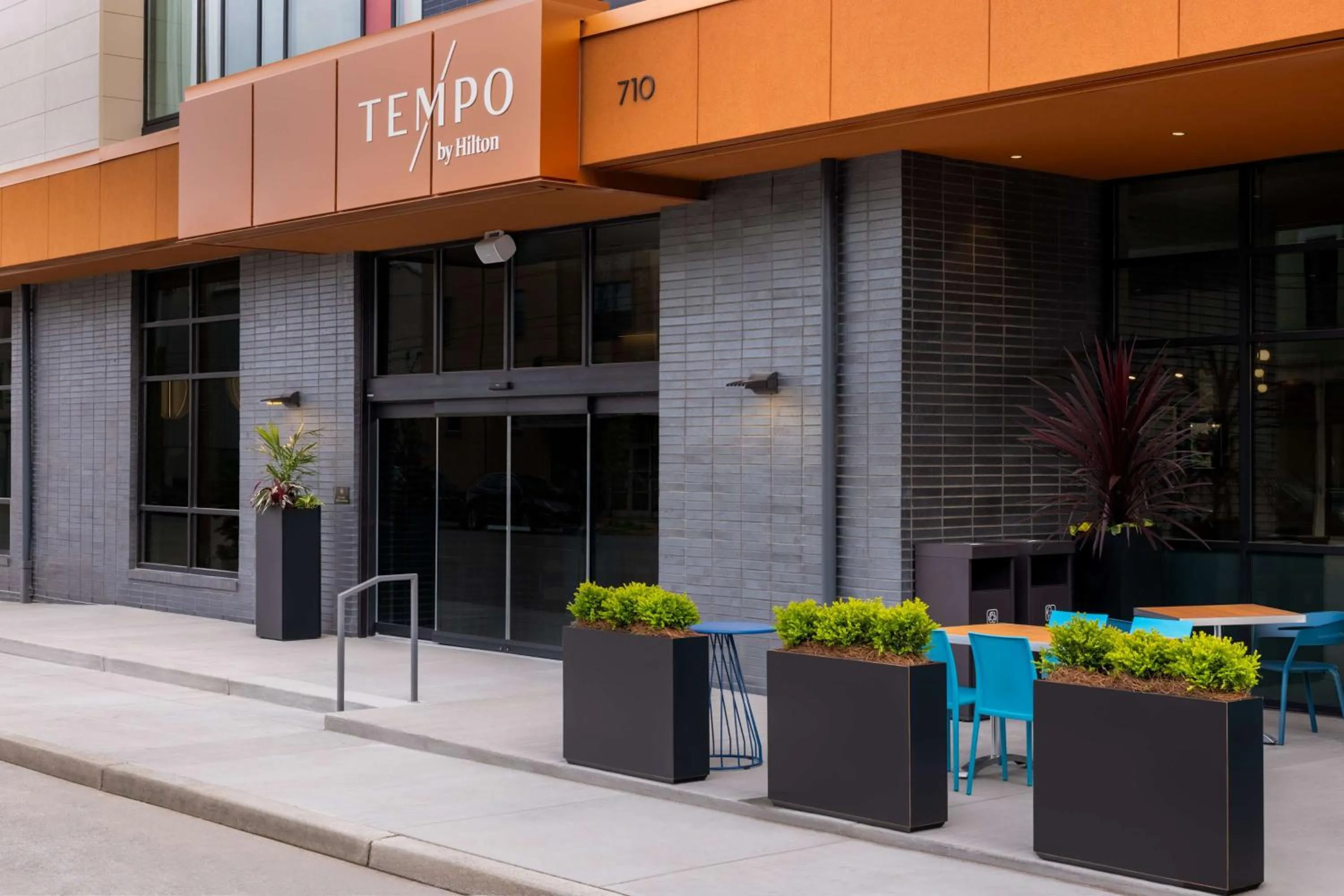 Property building in Tempo By Hilton Louisville Downtown Nulu