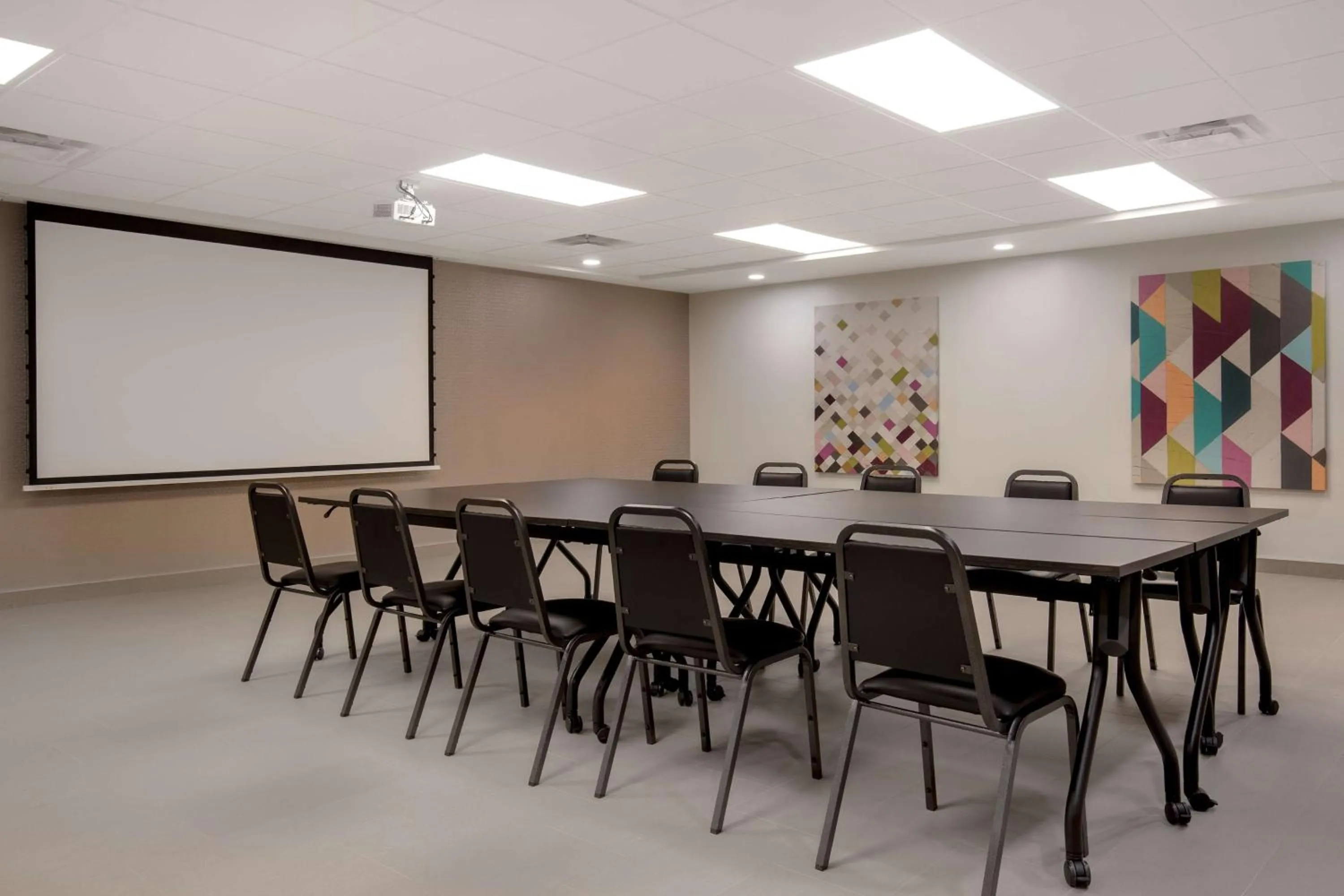 Meeting/conference room in Home2 Suites By Hilton Thunder Bay