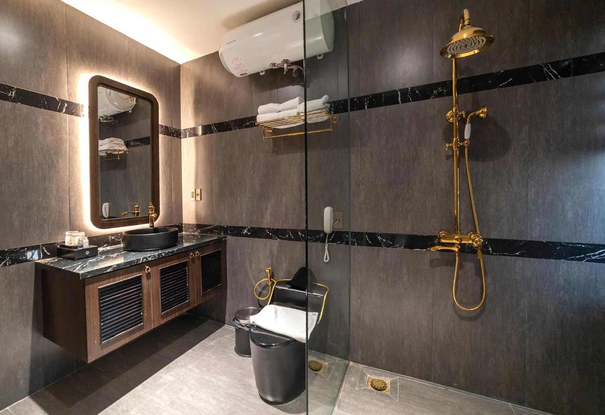 Shower in Le House DaLat