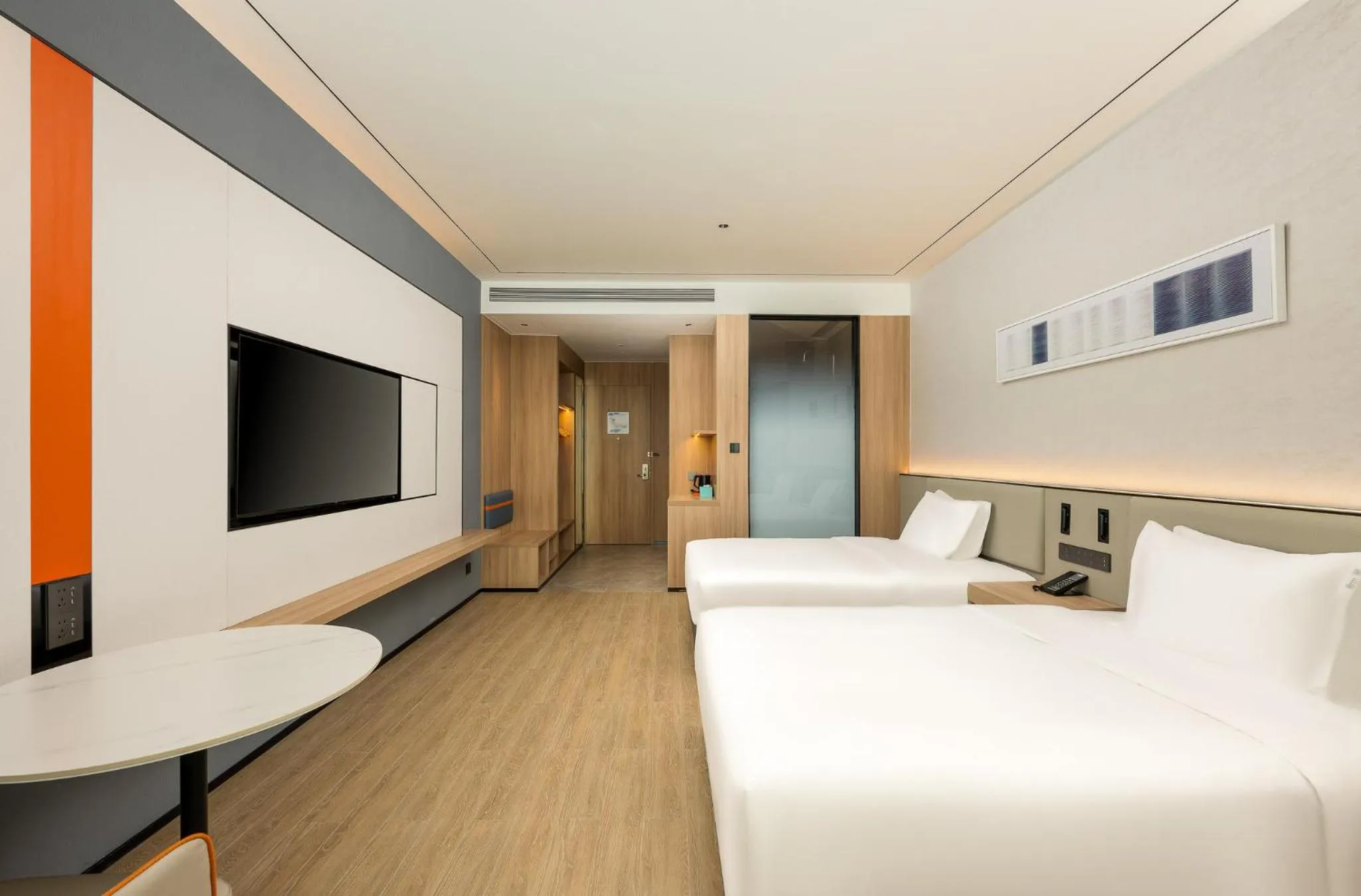 Photo of the whole room in Holiday Inn Express Binzhou City Center by IHG