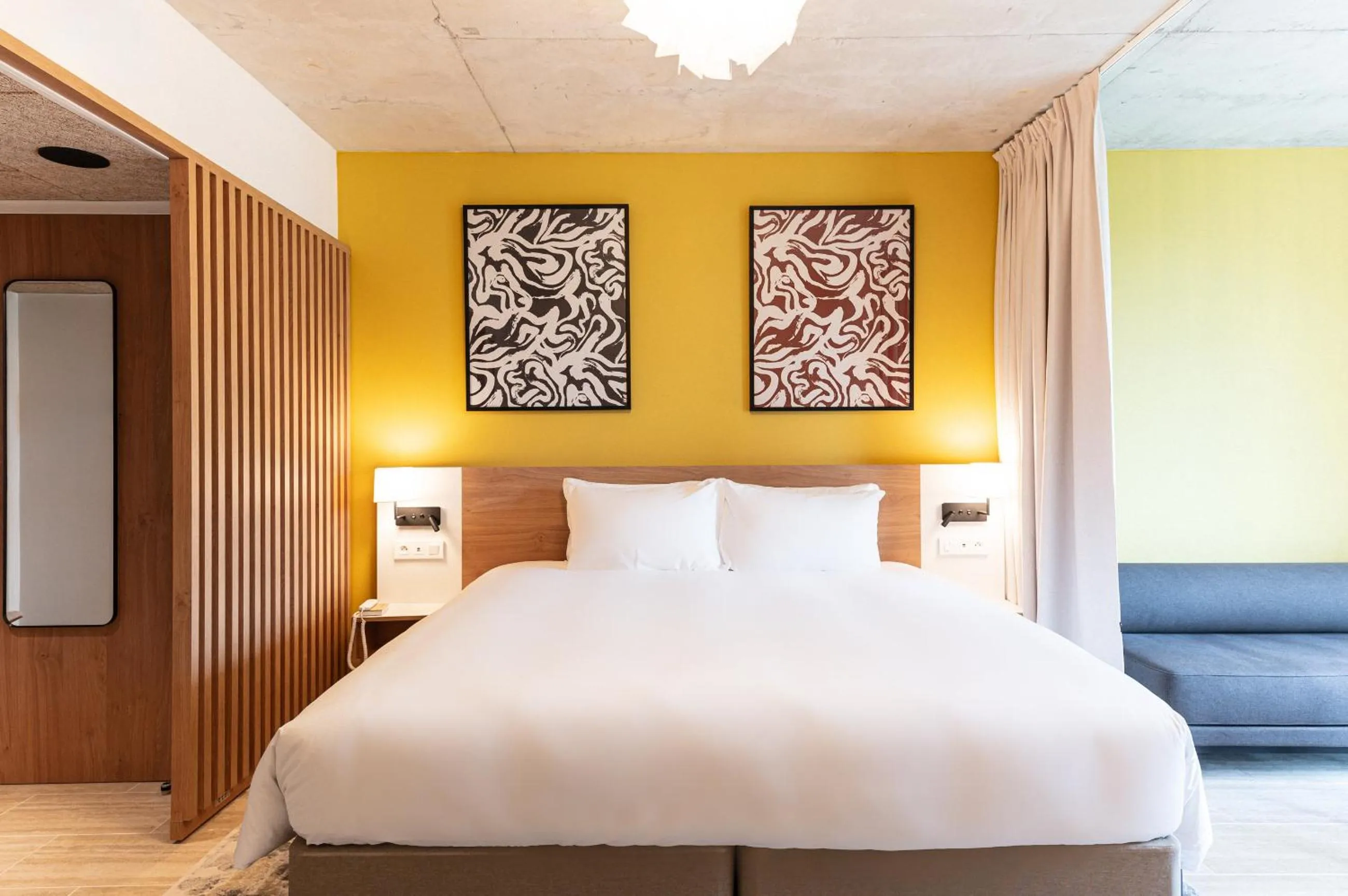 Photo of the whole room, Bed in voco Beaune , Cité des Vins by IHG