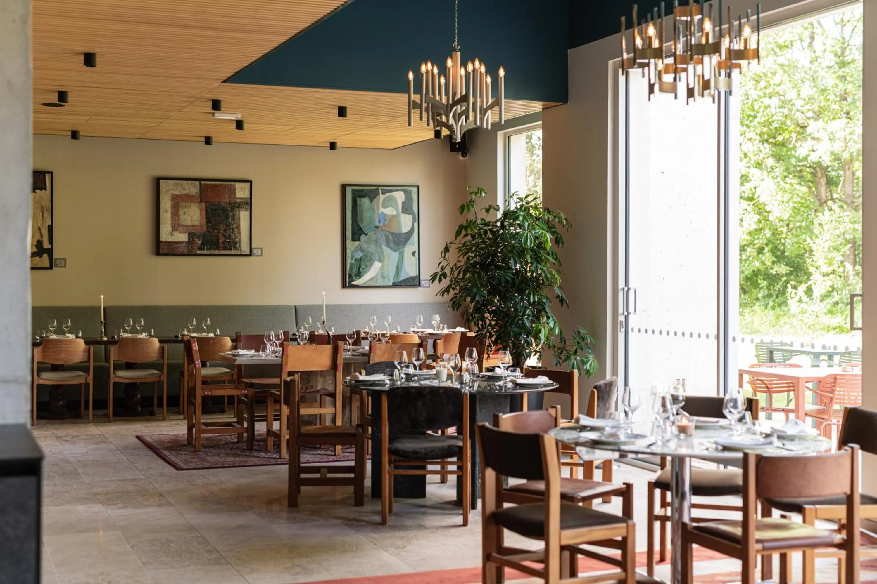 Restaurant/places to eat in voco Beaune , Cité des Vins by IHG