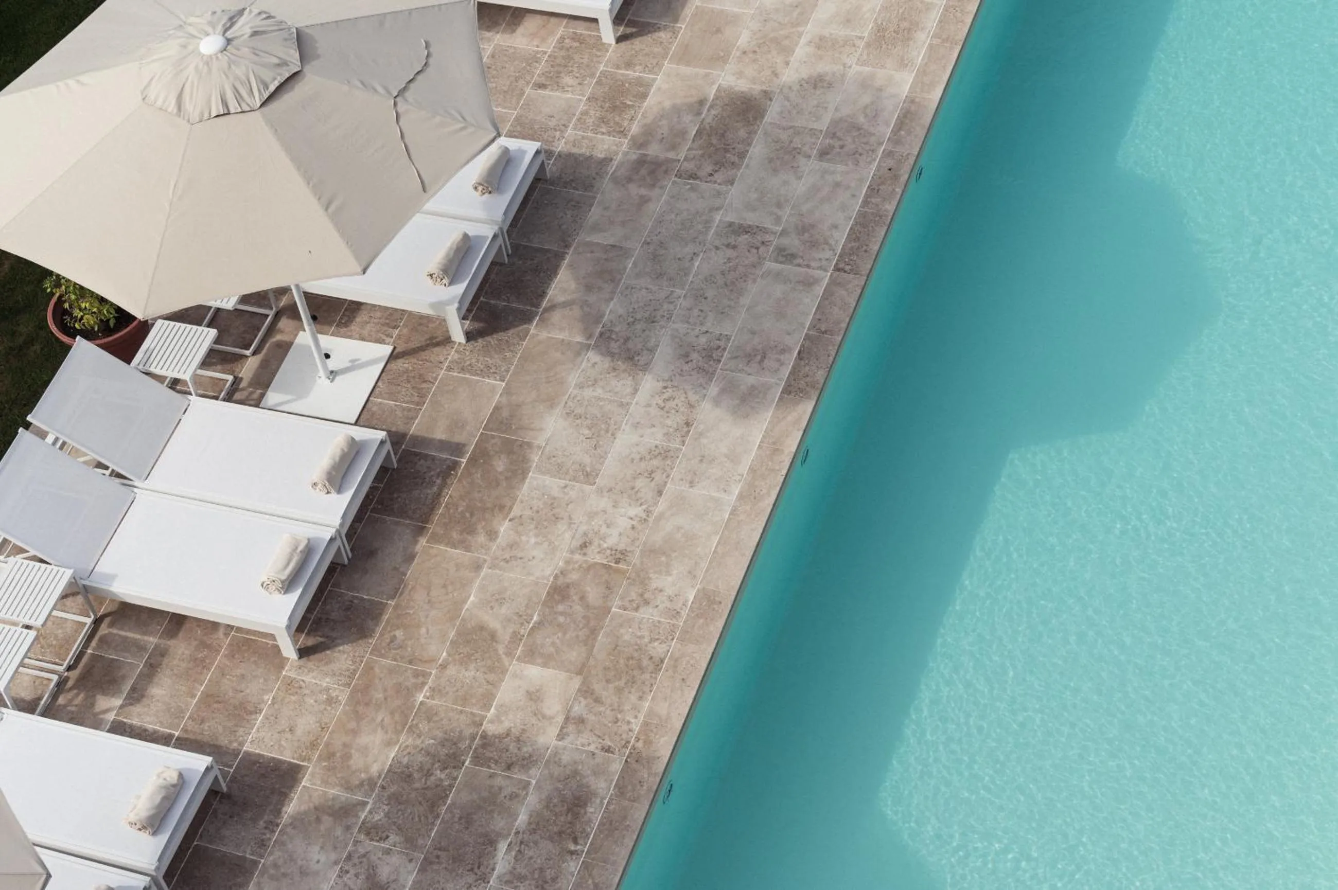 Swimming pool in voco Beaune , Cité des Vins by IHG