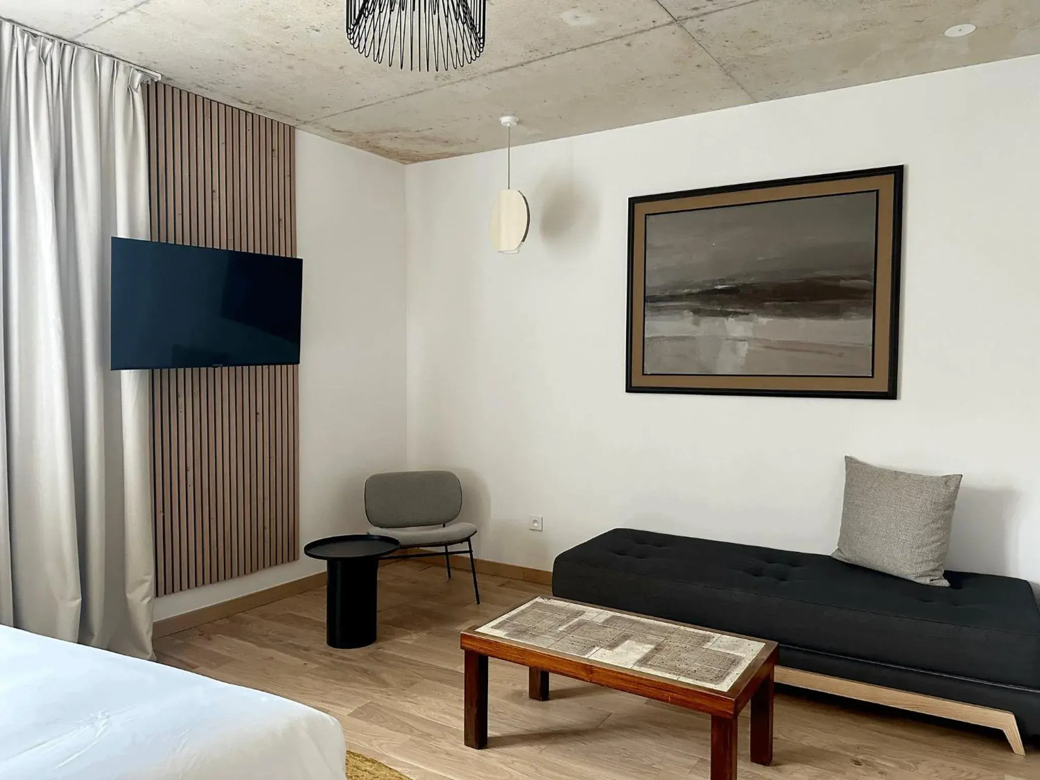 Super Premium King Room with Sofa Bed and Garden View in voco Beaune , Cité des Vins by IHG Super Premium King Room with Sofa Bed and Garden View in voco Beaune , Cité des Vins by IHG