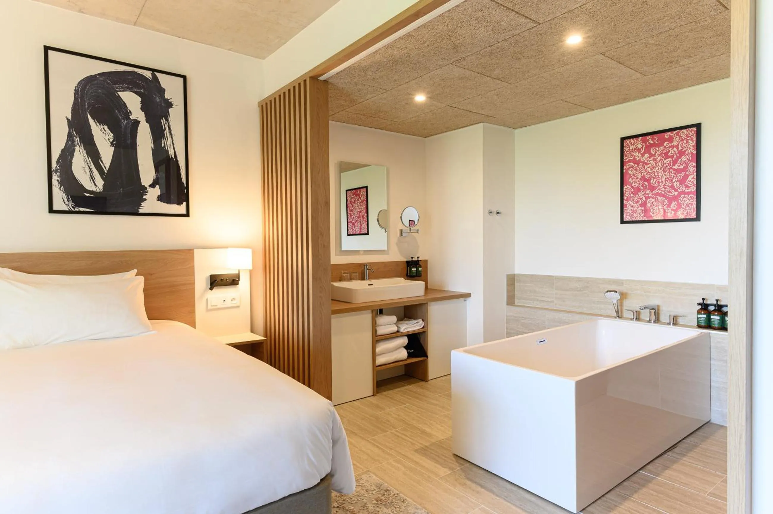 Bedroom, Bed in voco Beaune , Cité des Vins by IHG