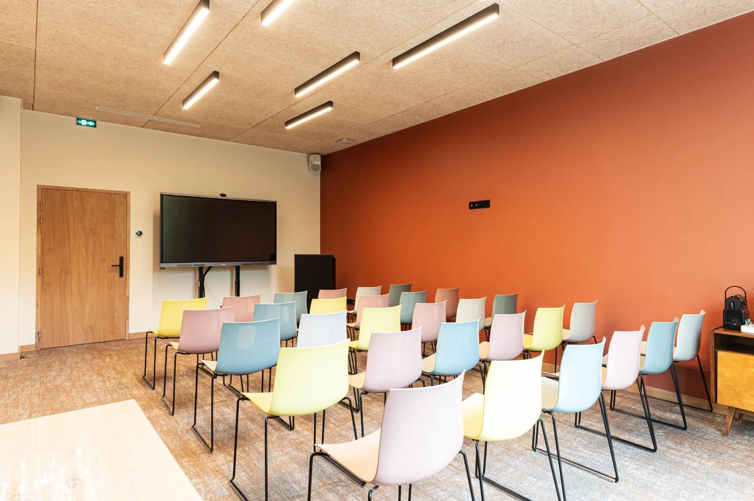 Meeting/conference room in voco Beaune , Cité des Vins by IHG