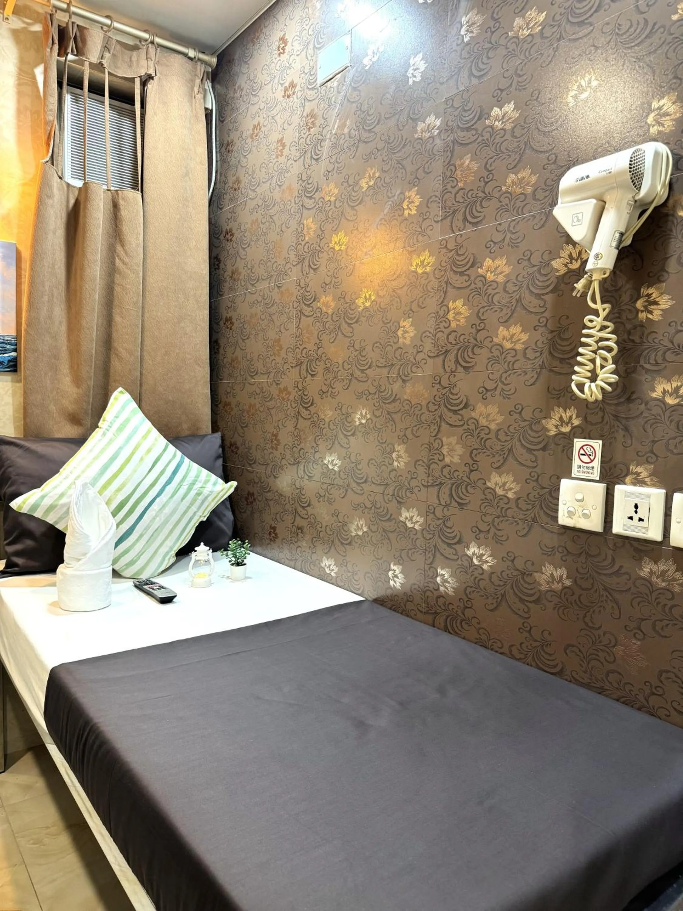 Bed in International Inn