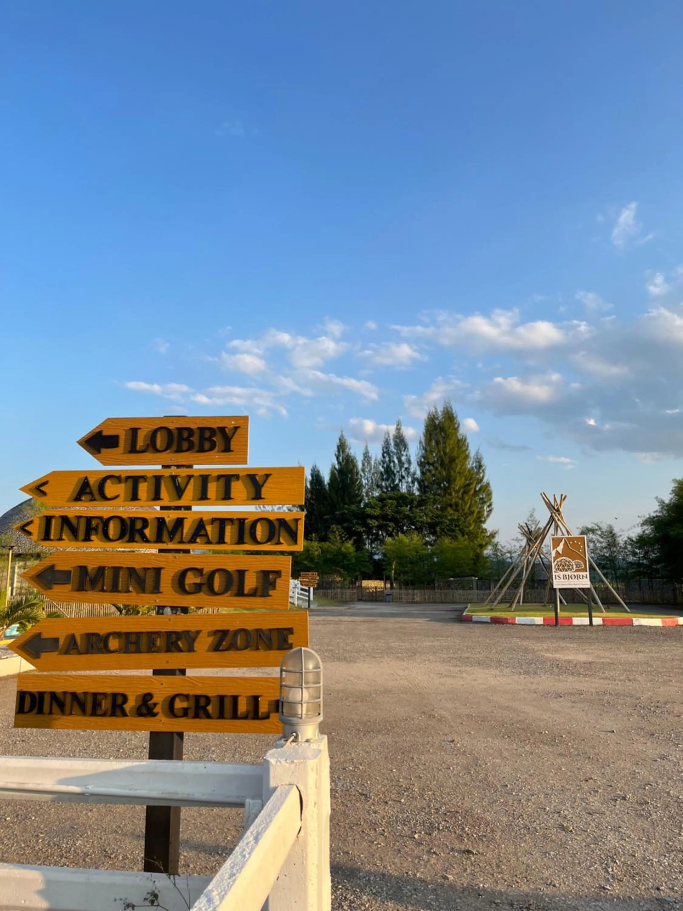 Property logo or sign in Isbjorn chiangdao