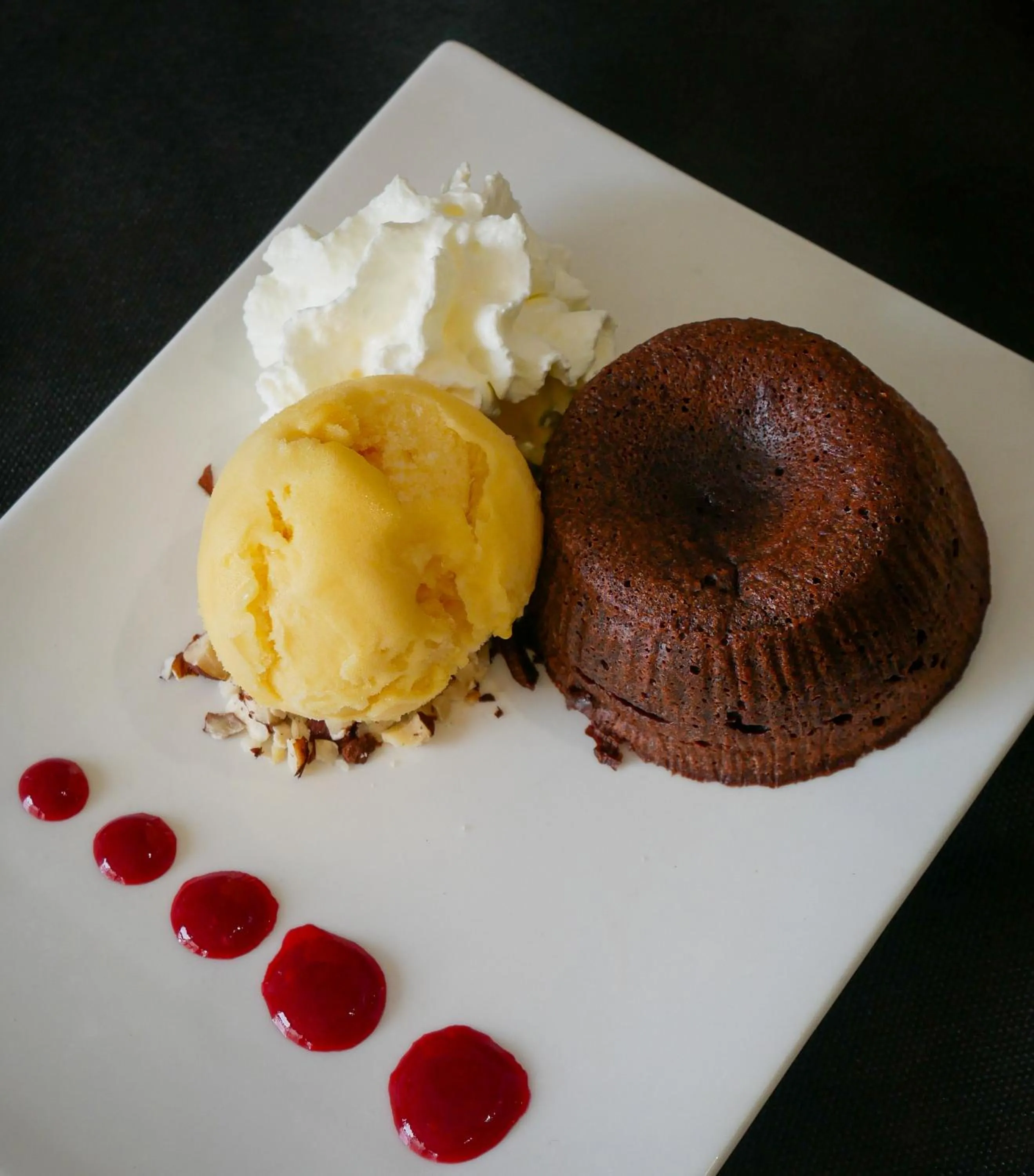 LE CENTRAL HOTEL BAR RESTAURANT