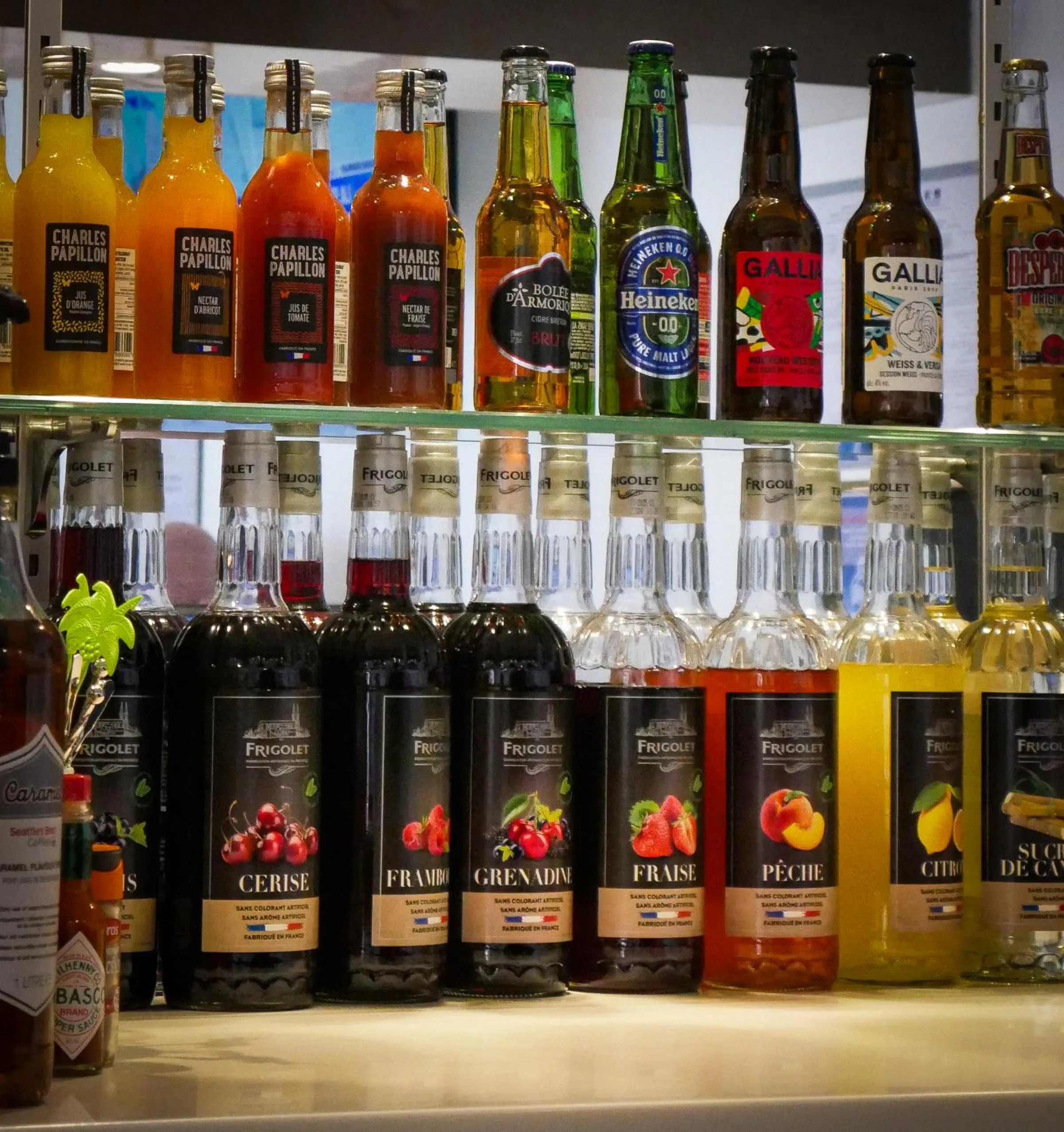 LE CENTRAL HOTEL BAR RESTAURANT