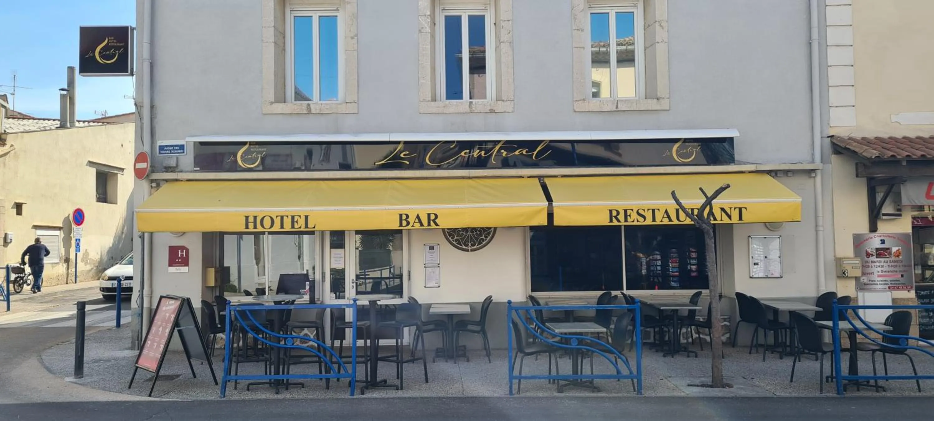 LE CENTRAL HOTEL BAR RESTAURANT