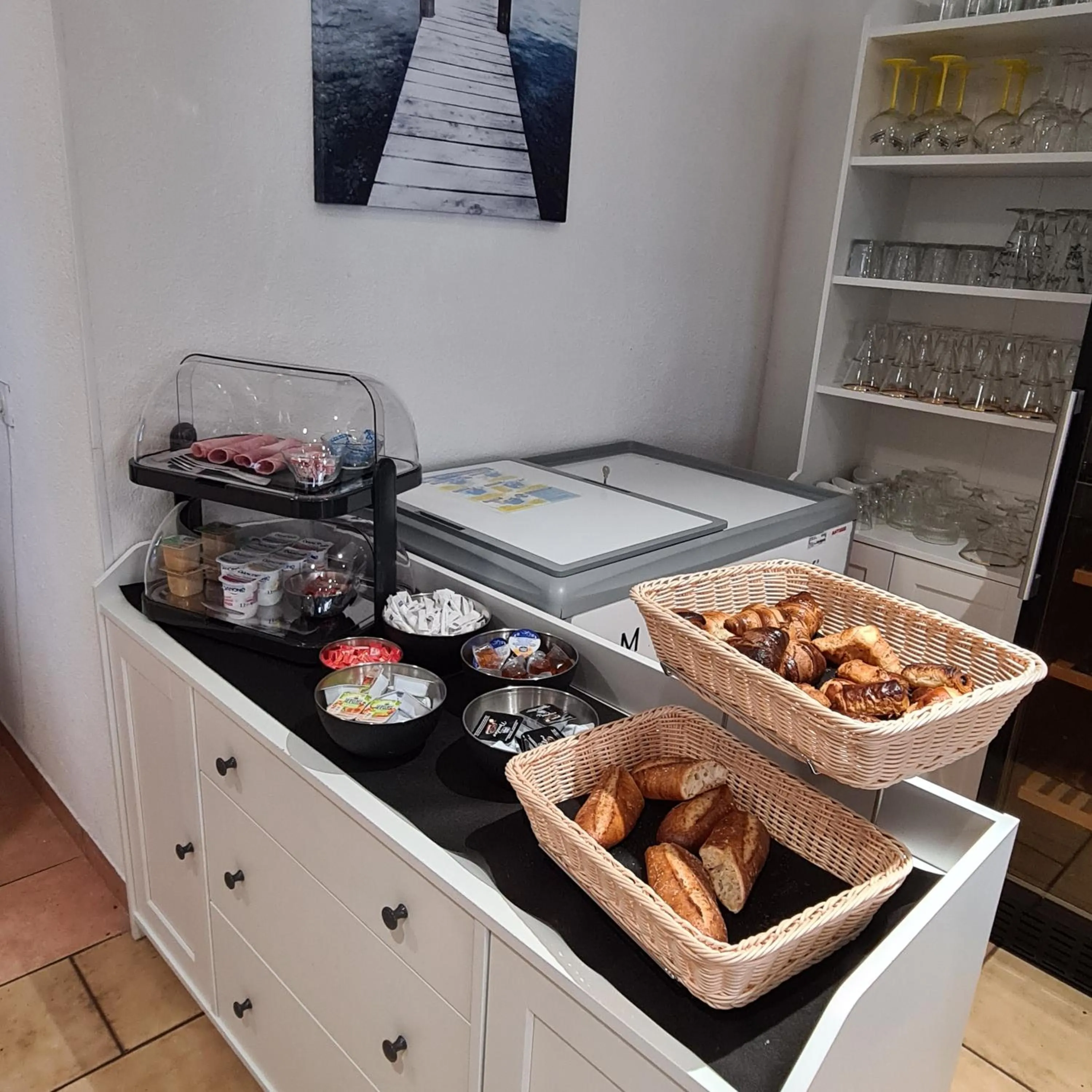 Breakfast in LE CENTRAL HOTEL BAR RESTAURANT