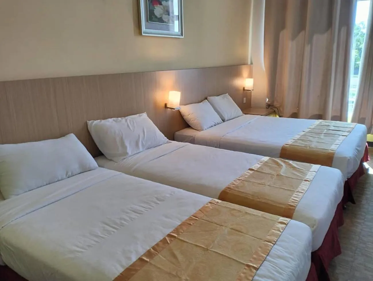 Bedroom, Bed in Sunflower World Hotel